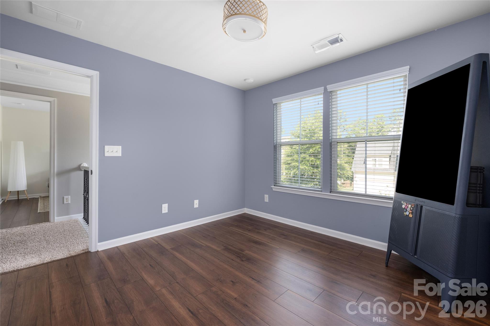 11708 Warfield Avenue — Huntersville