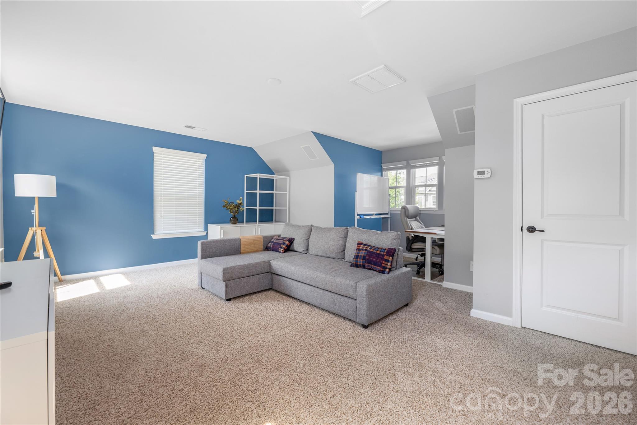 11708 Warfield Avenue — Huntersville
