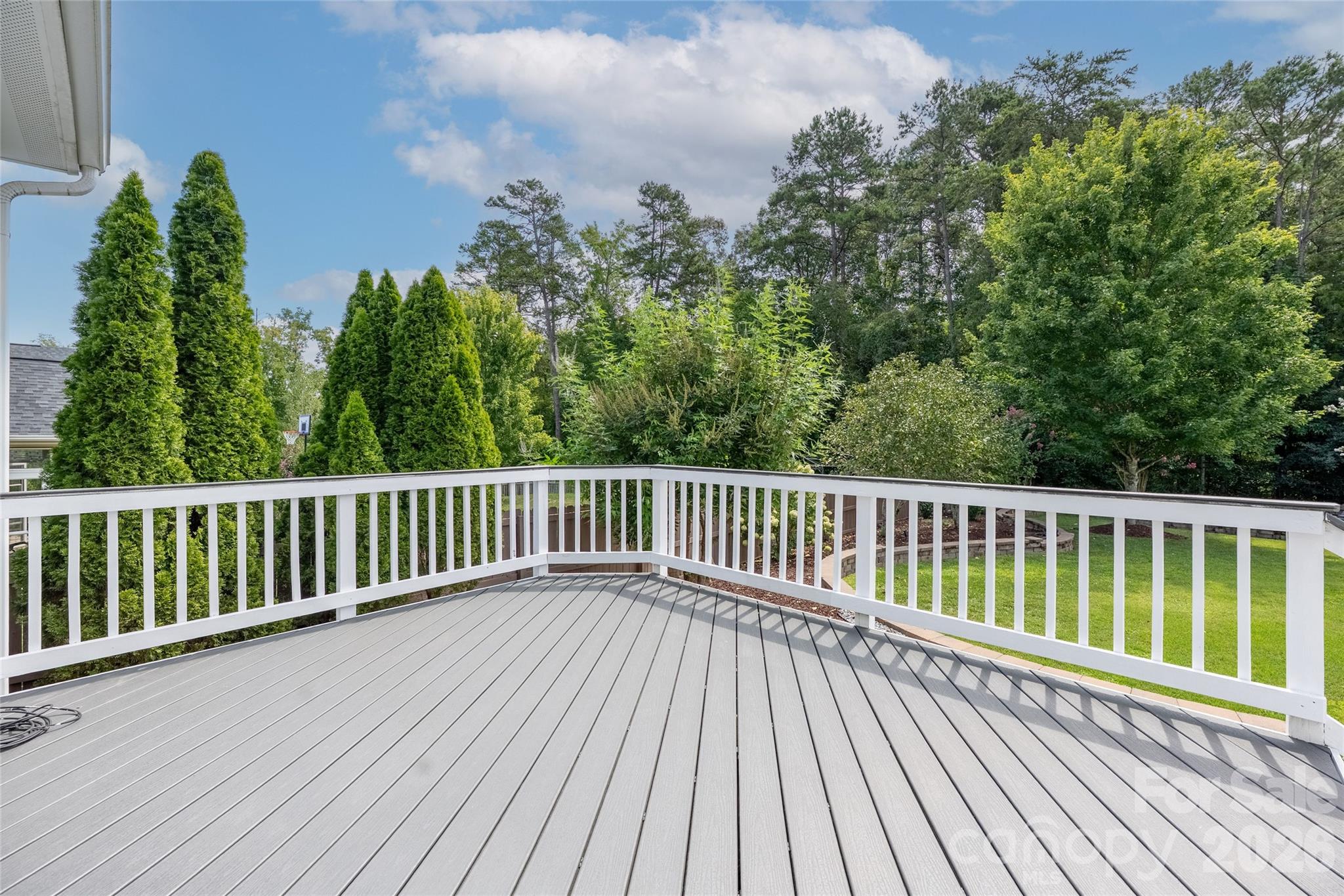 11708 Warfield Avenue — Huntersville