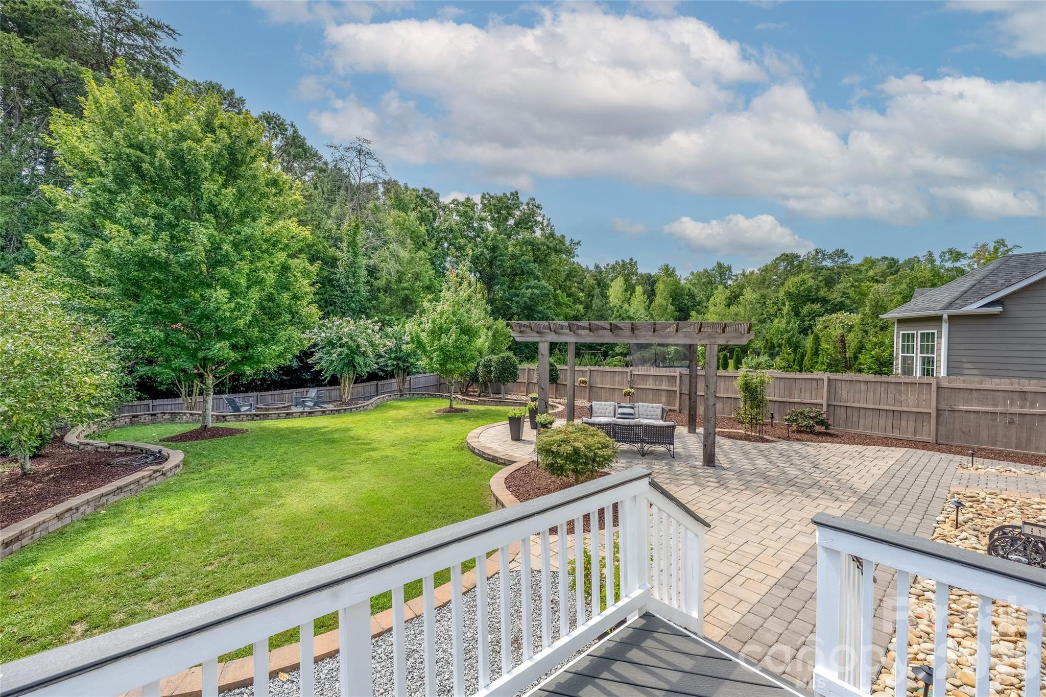 11708 Warfield Avenue — Huntersville