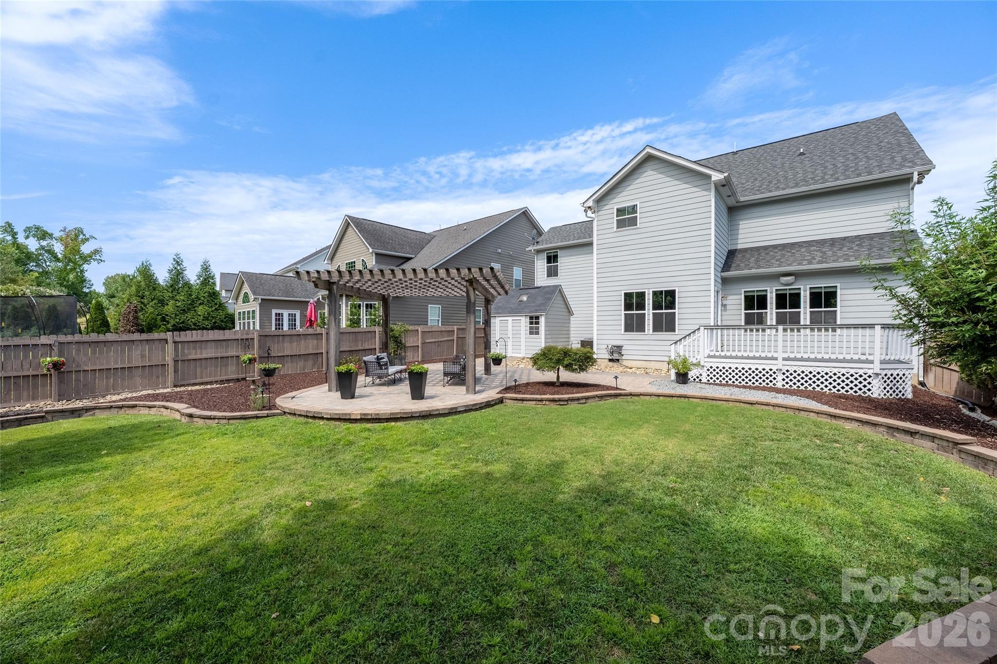 11708 Warfield Avenue — Huntersville