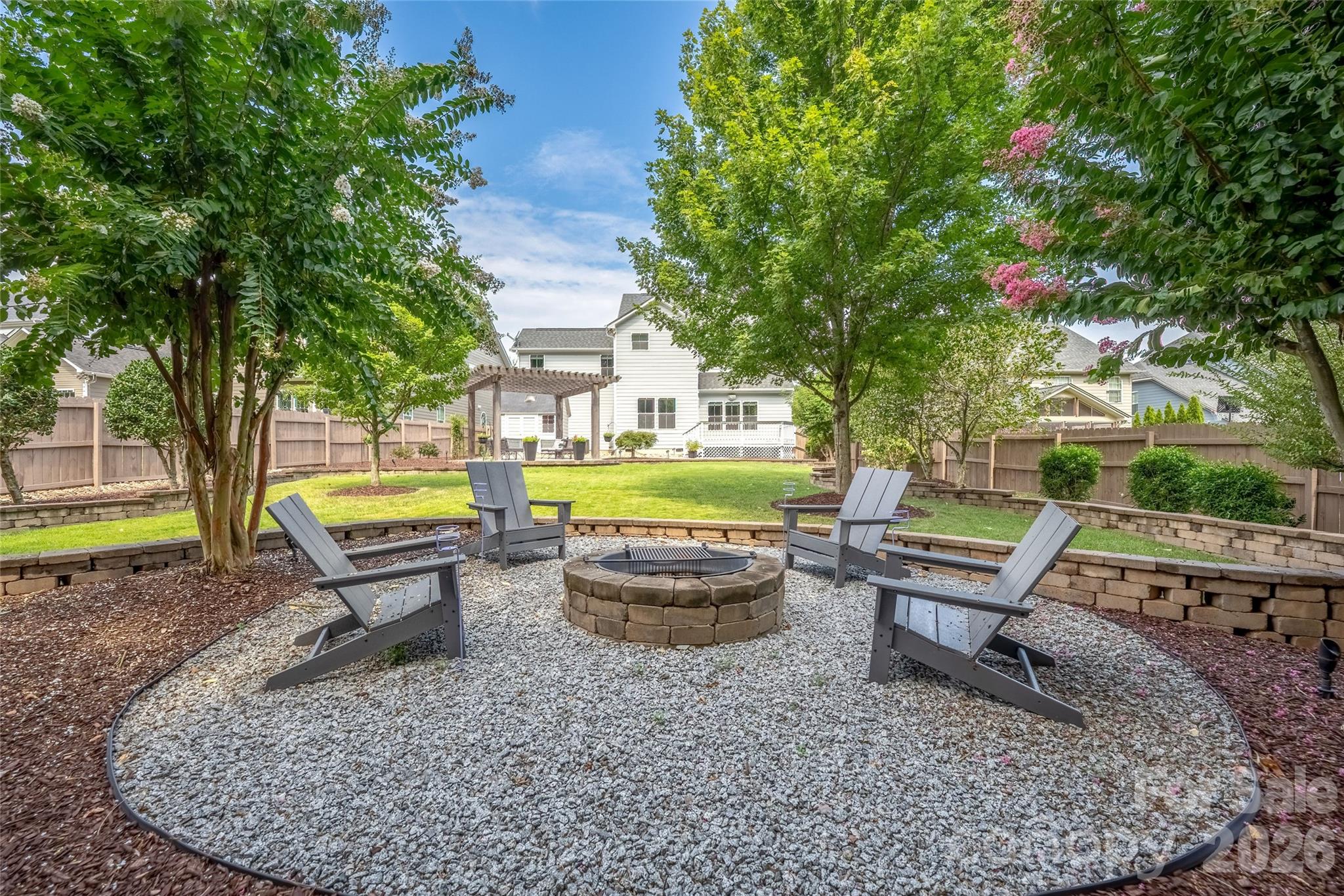 11708 Warfield Avenue — Huntersville