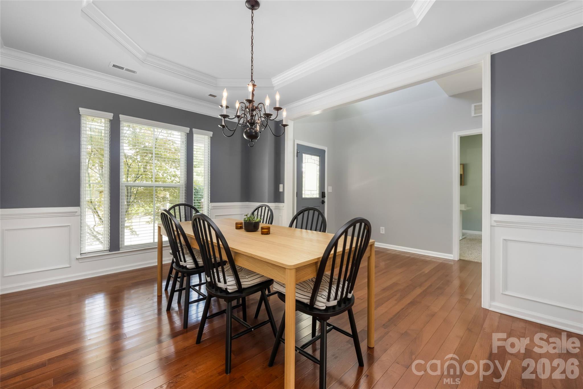 11708 Warfield Avenue — Huntersville