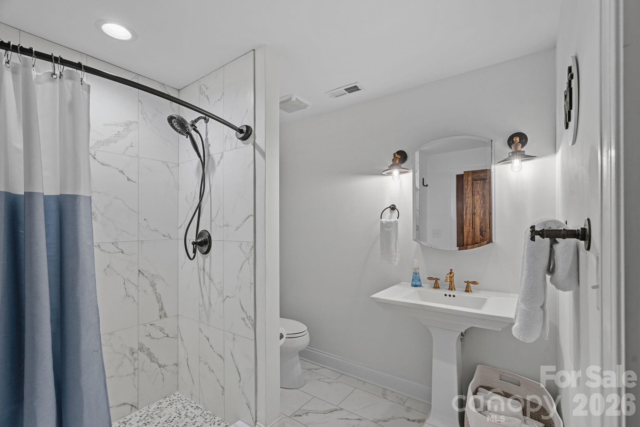 160 Malibu Road — Mooresville