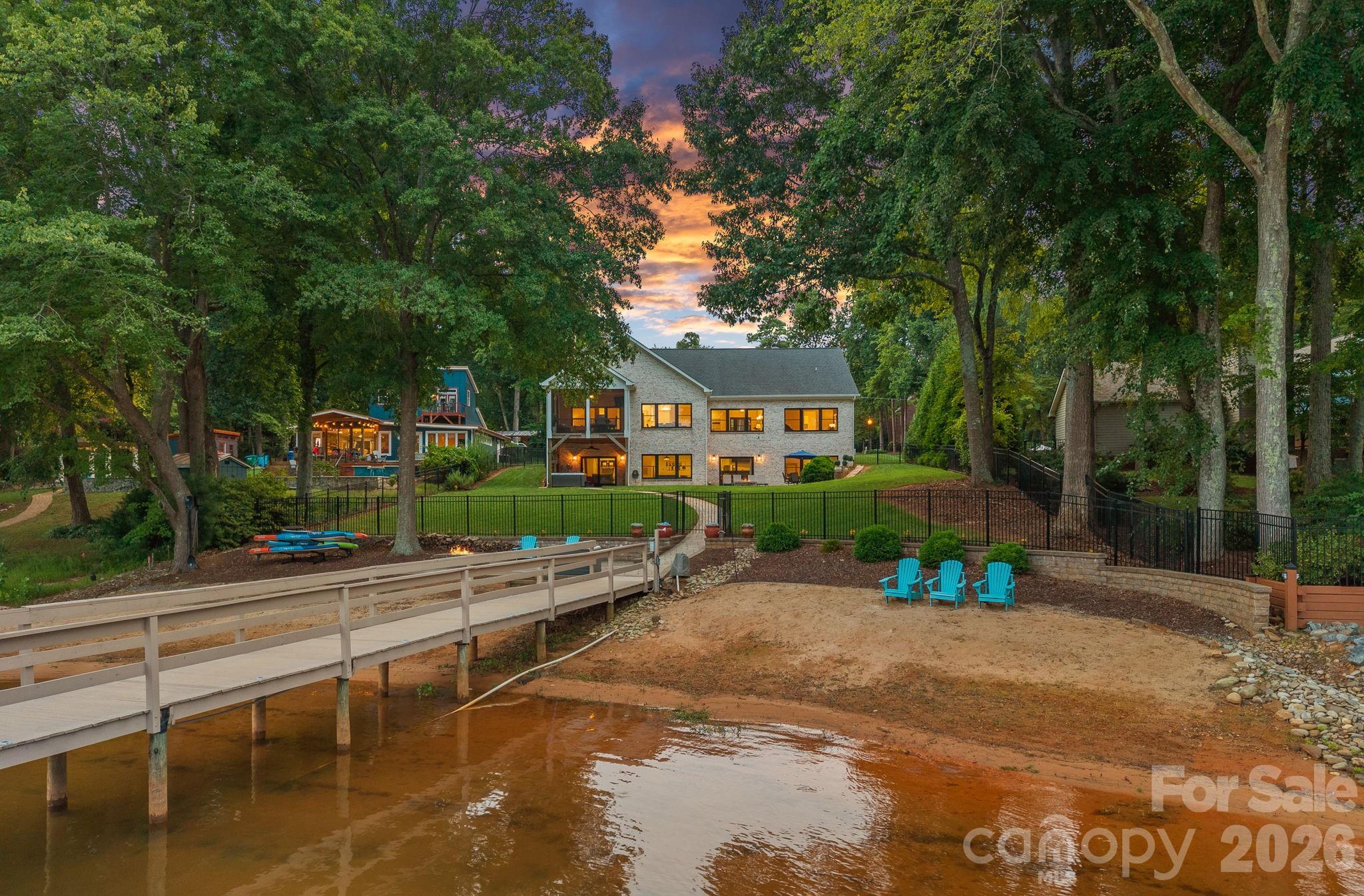 160 Malibu Road — Mooresville