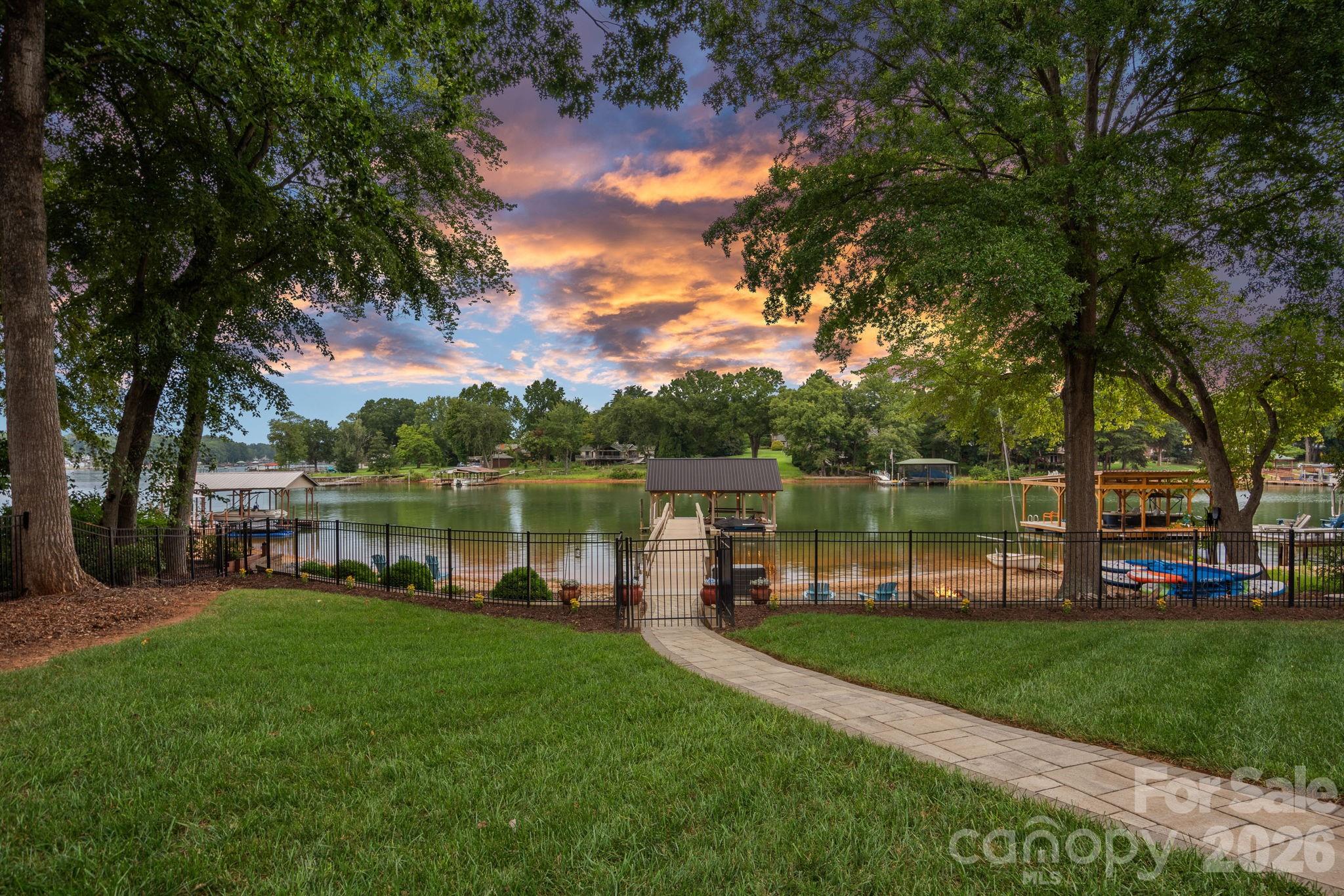 160 Malibu Road — Mooresville