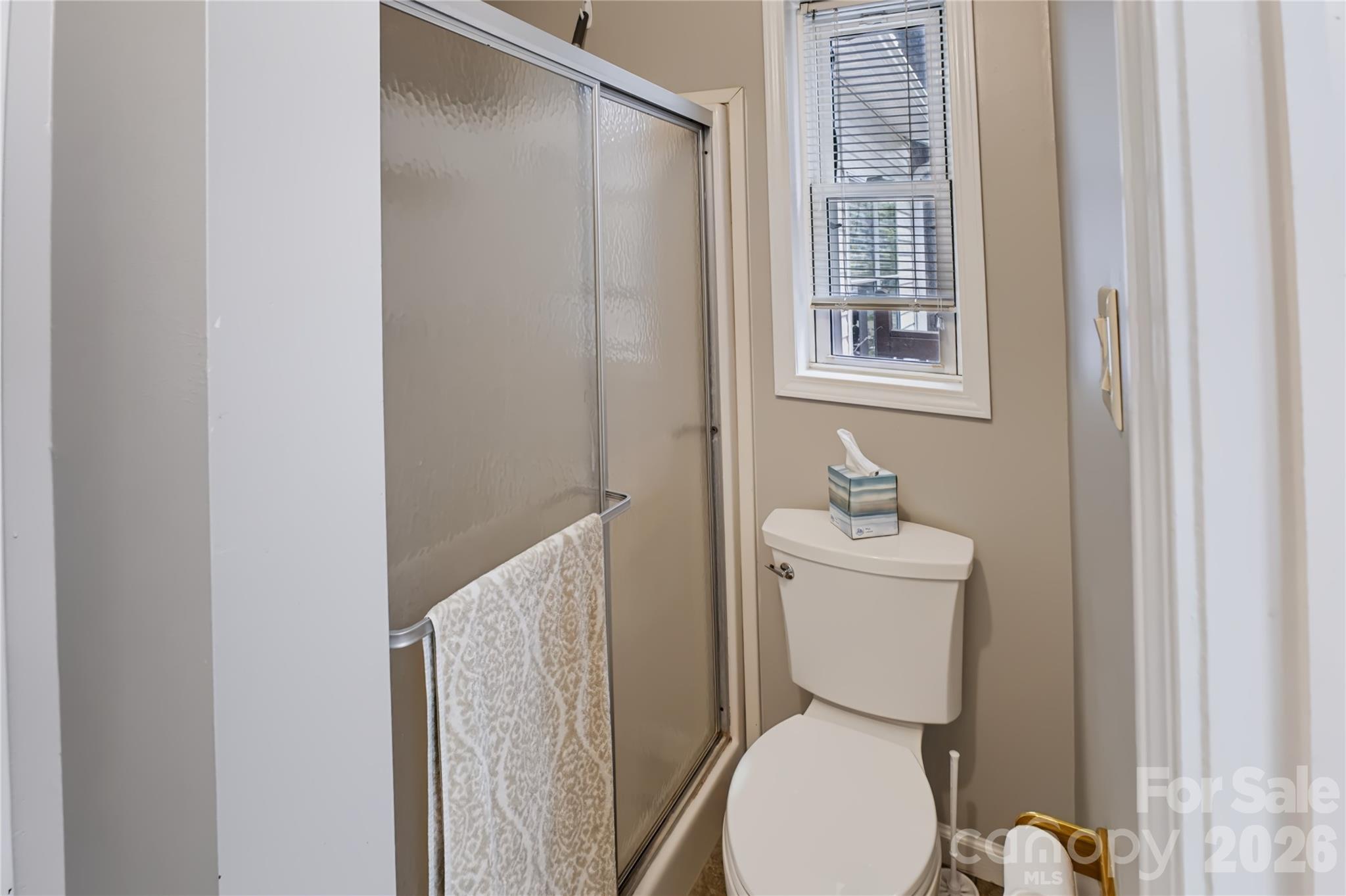 8137 Rowe Street — Catawba