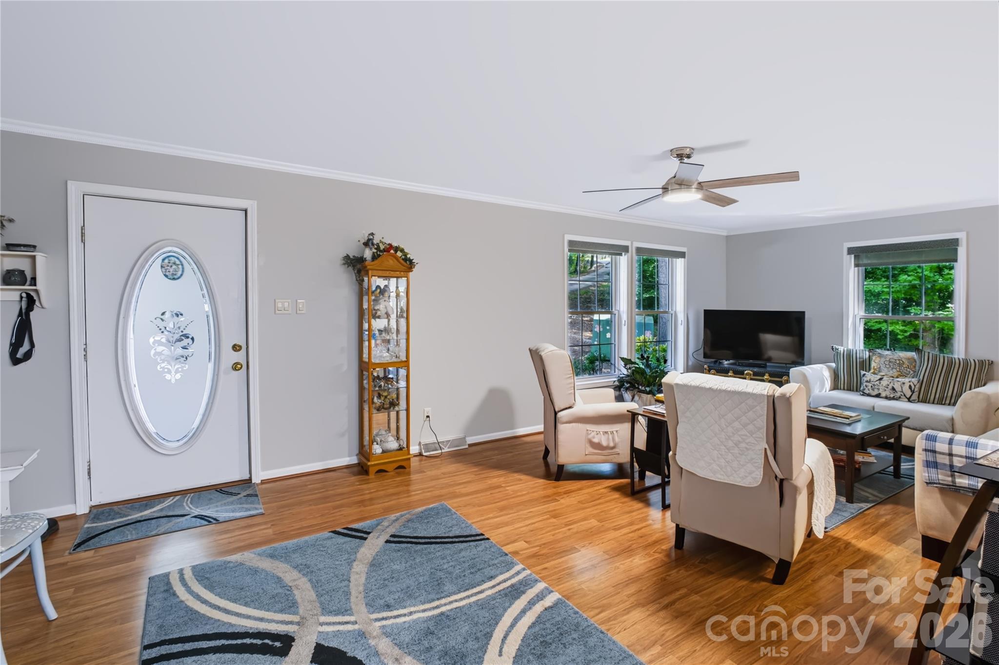 8137 Rowe Street — Catawba