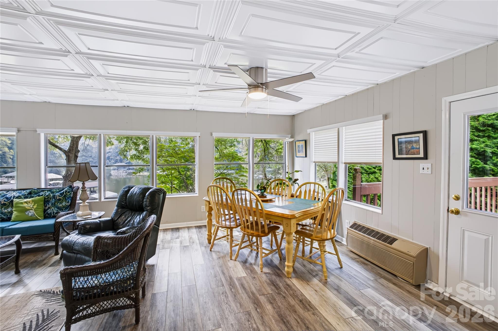 8137 Rowe Street — Catawba