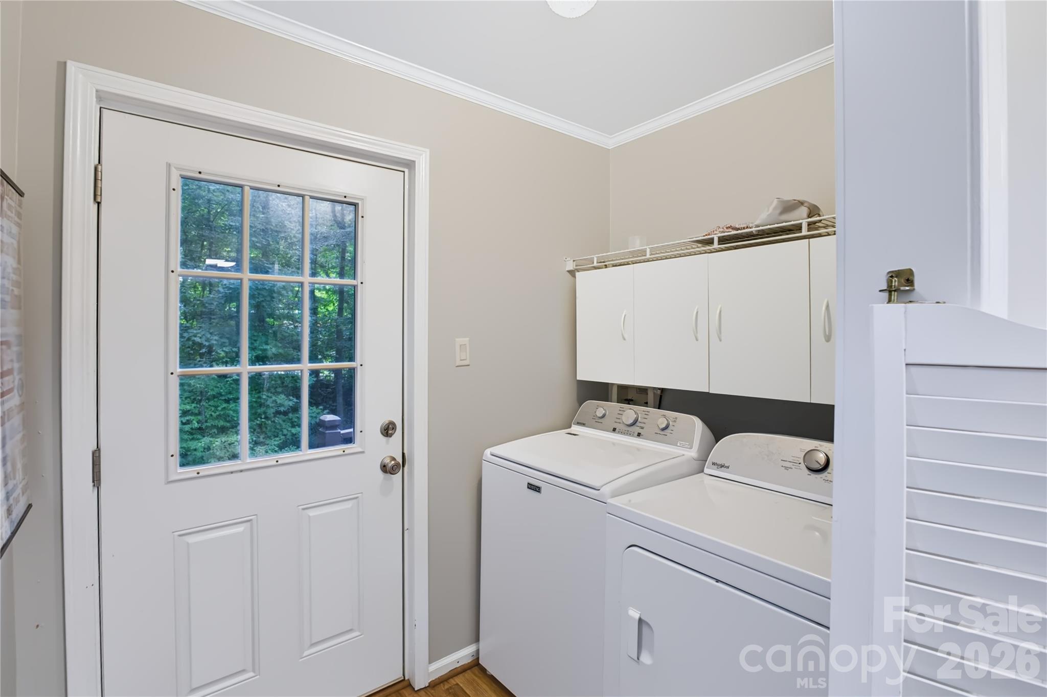 8137 Rowe Street — Catawba