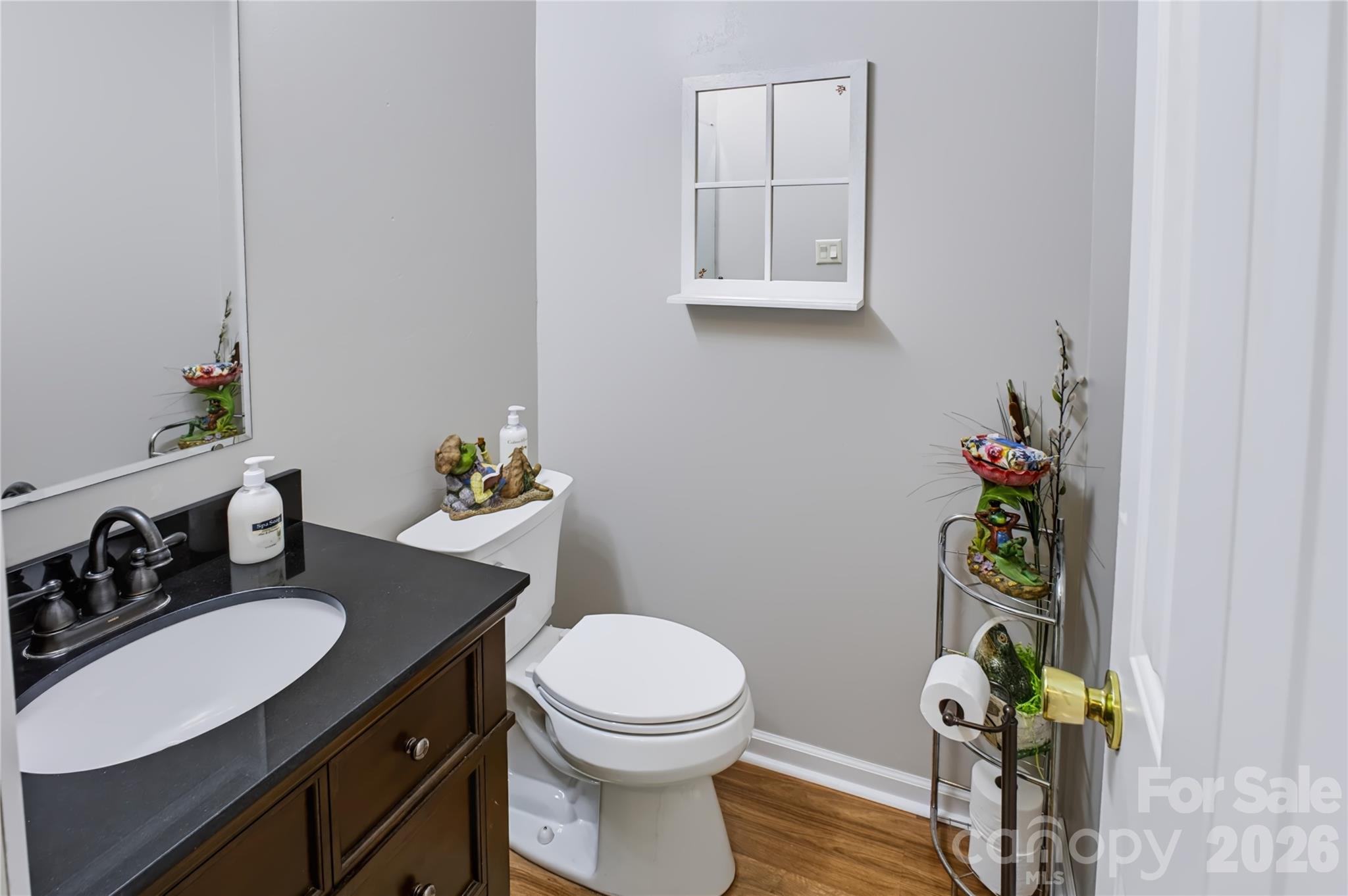 8137 Rowe Street — Catawba