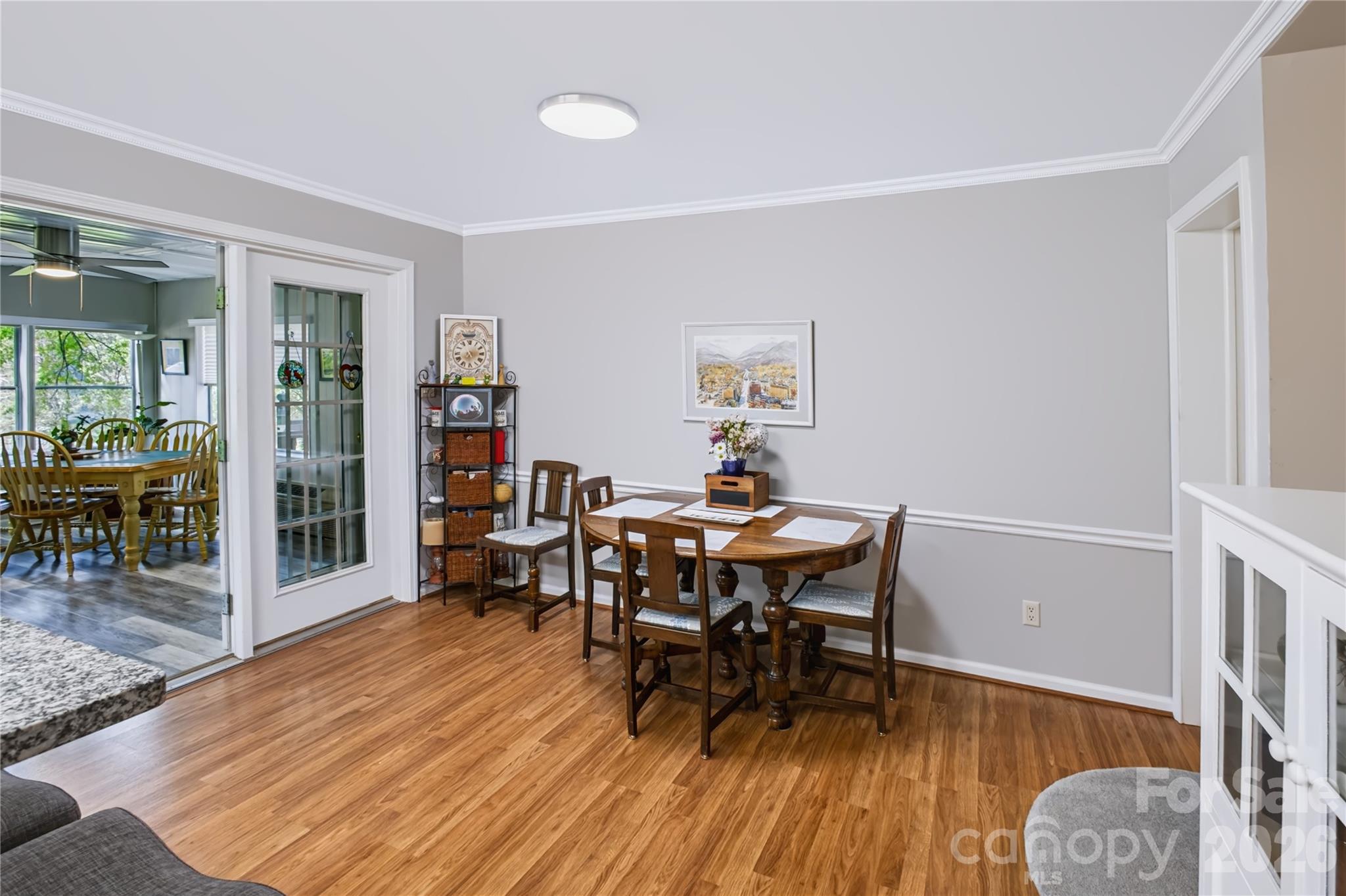 8137 Rowe Street — Catawba