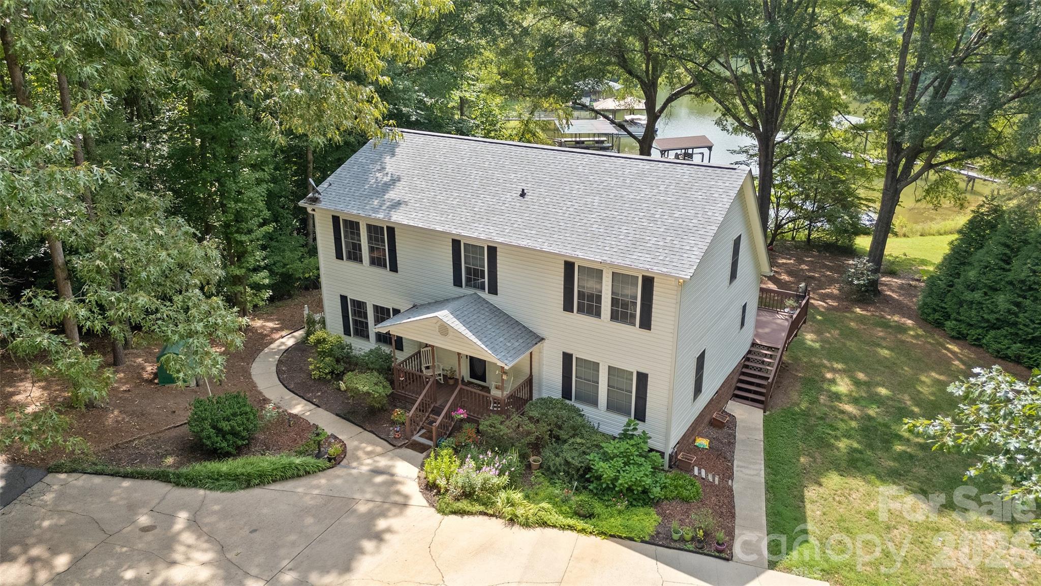 8137 Rowe Street — Catawba