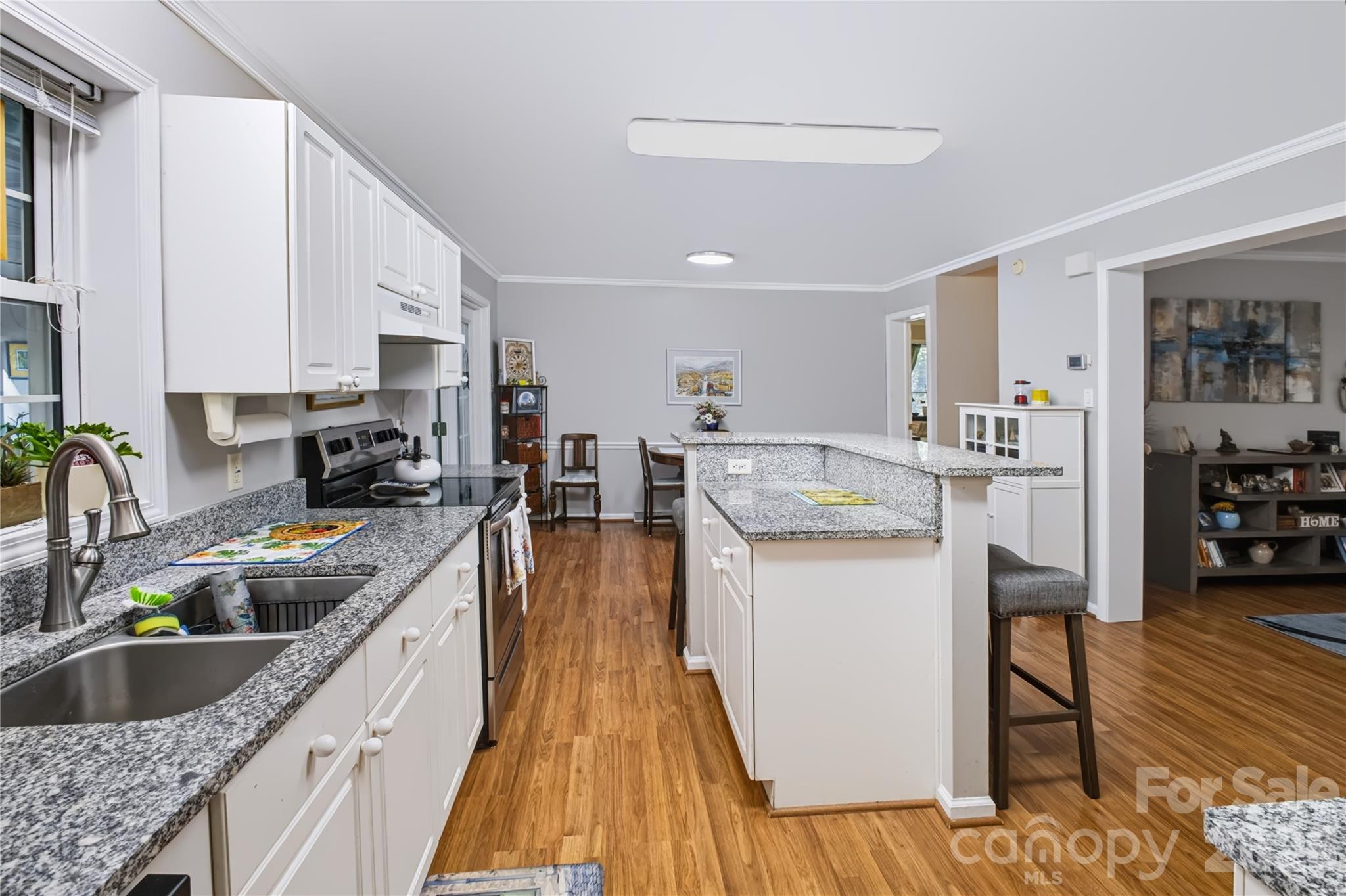 8137 Rowe Street — Catawba