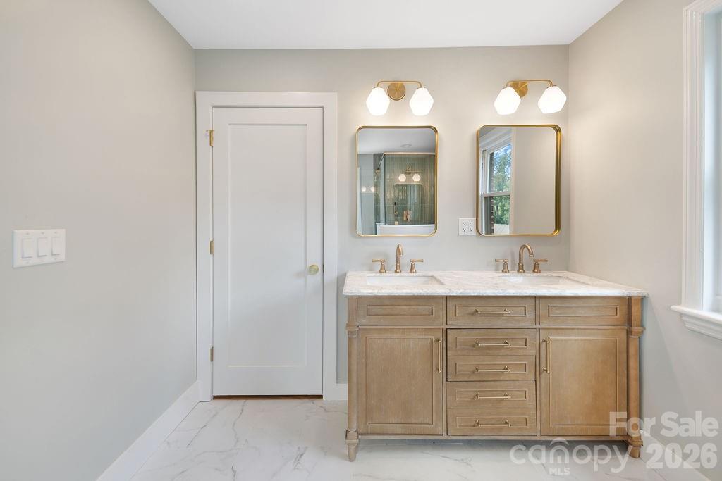 55 Cisco Road — Asheville