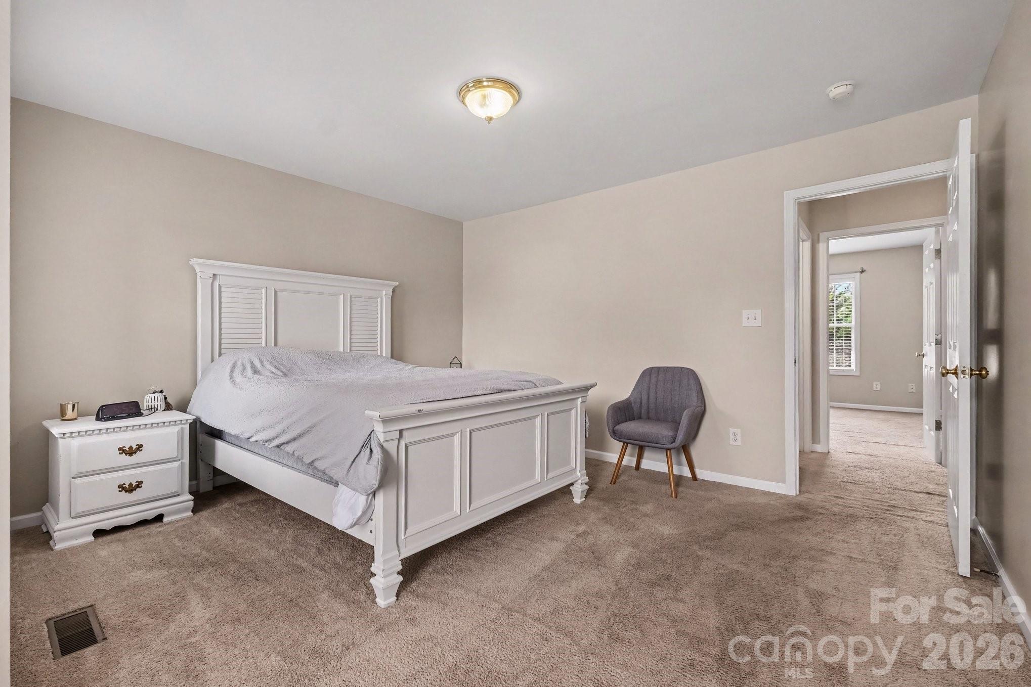 2240 15th Avenue NE #102 — Hickory