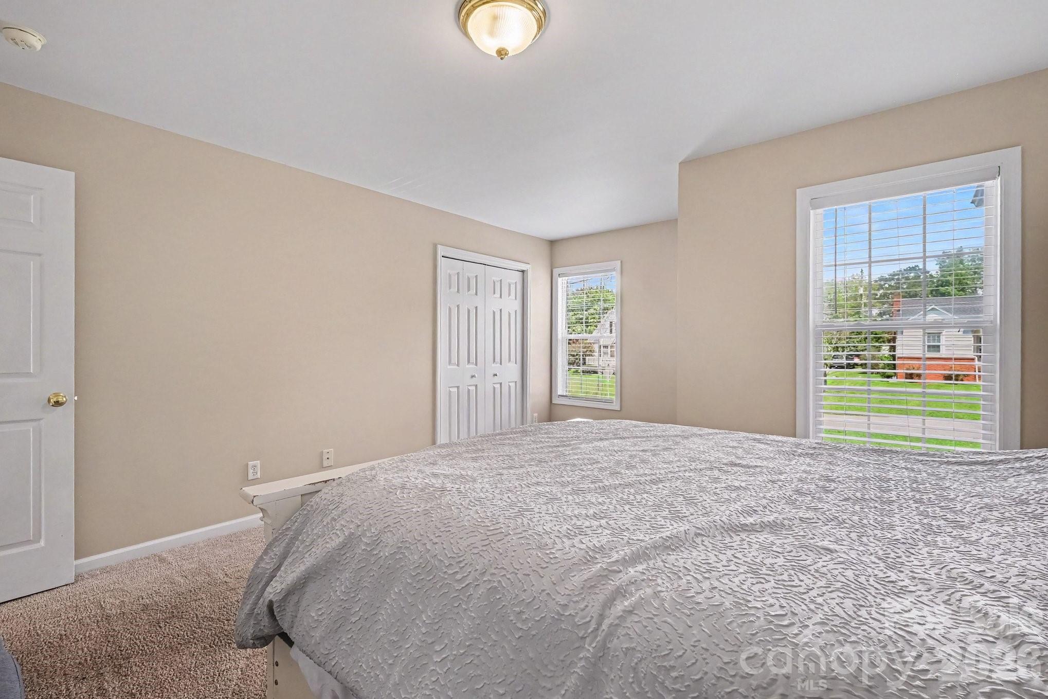 2240 15th Avenue NE #102 — Hickory