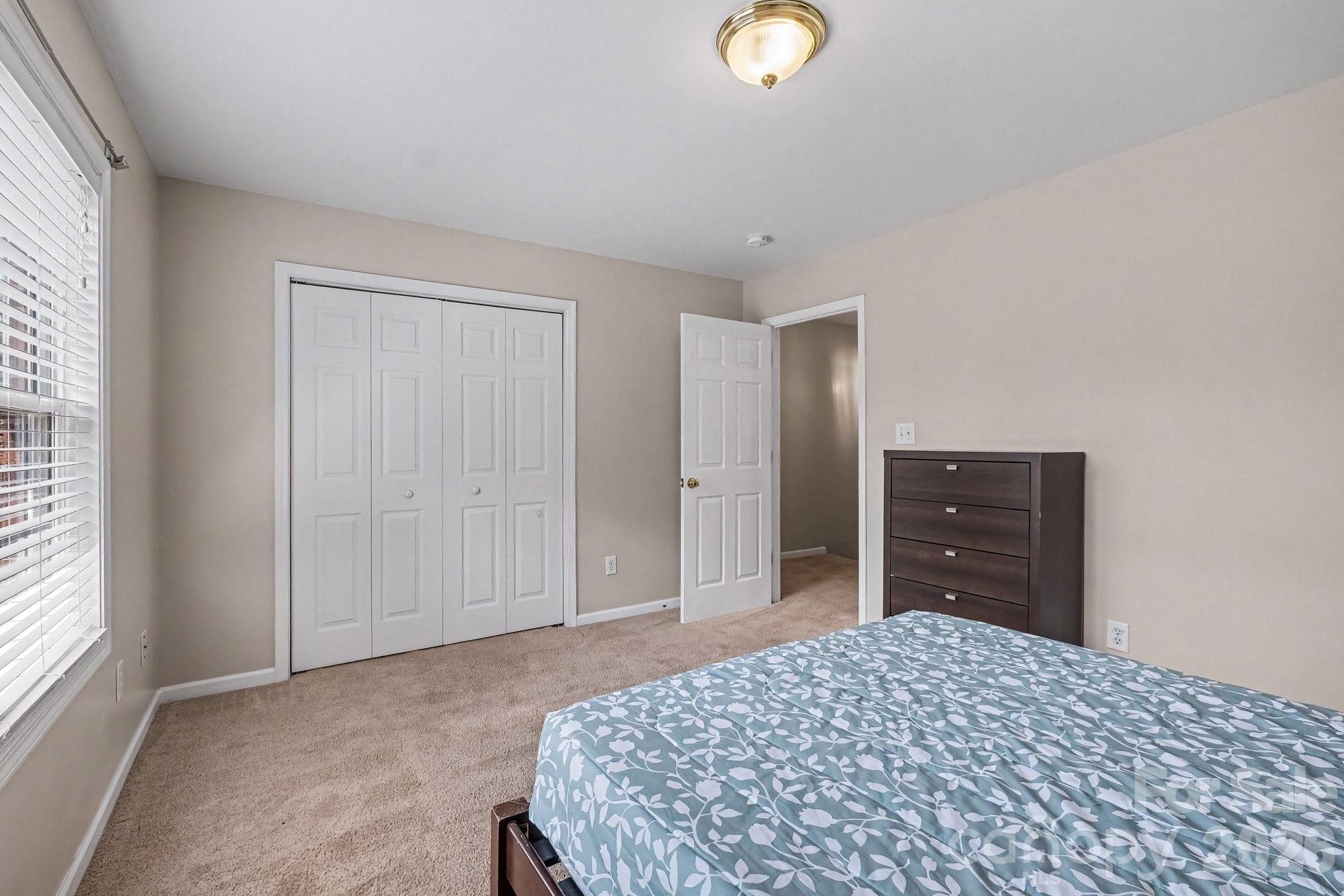 2240 15th Avenue NE #102 — Hickory