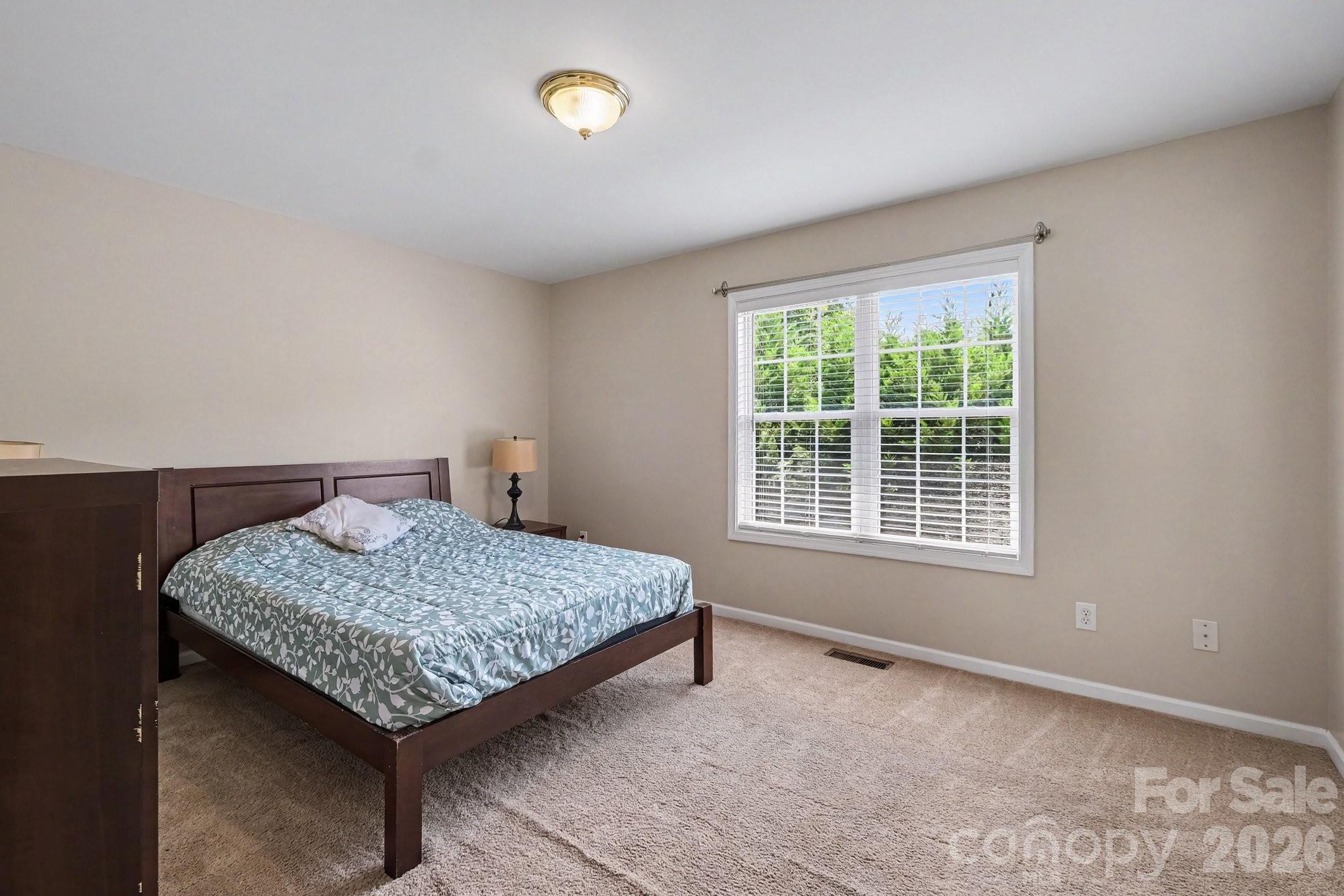 2240 15th Avenue NE #102 — Hickory
