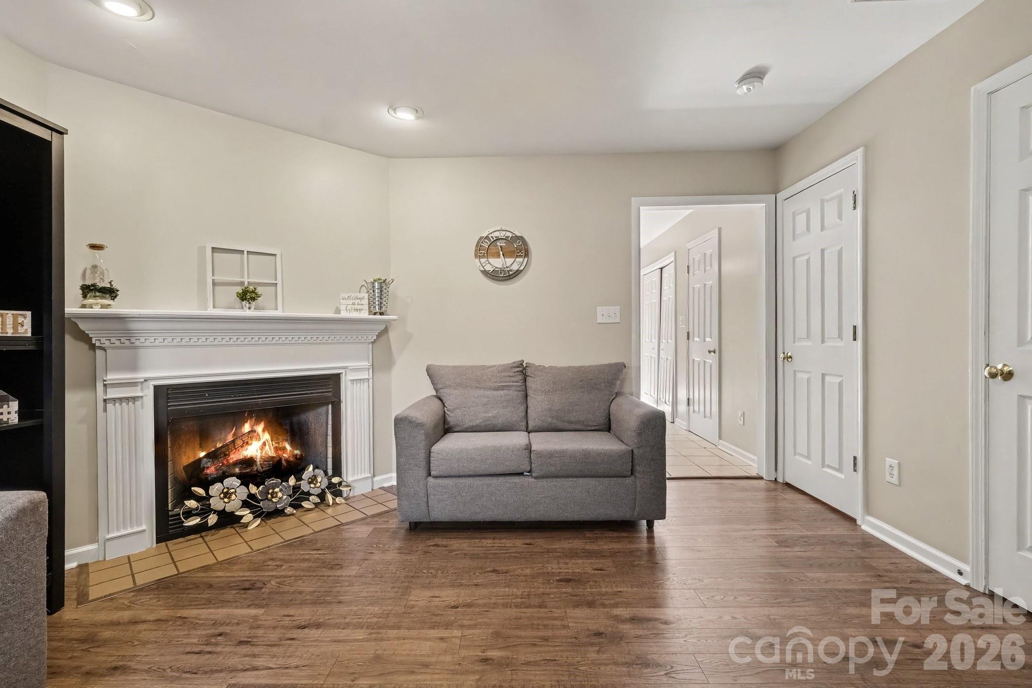 2240 15th Avenue NE #102 — Hickory