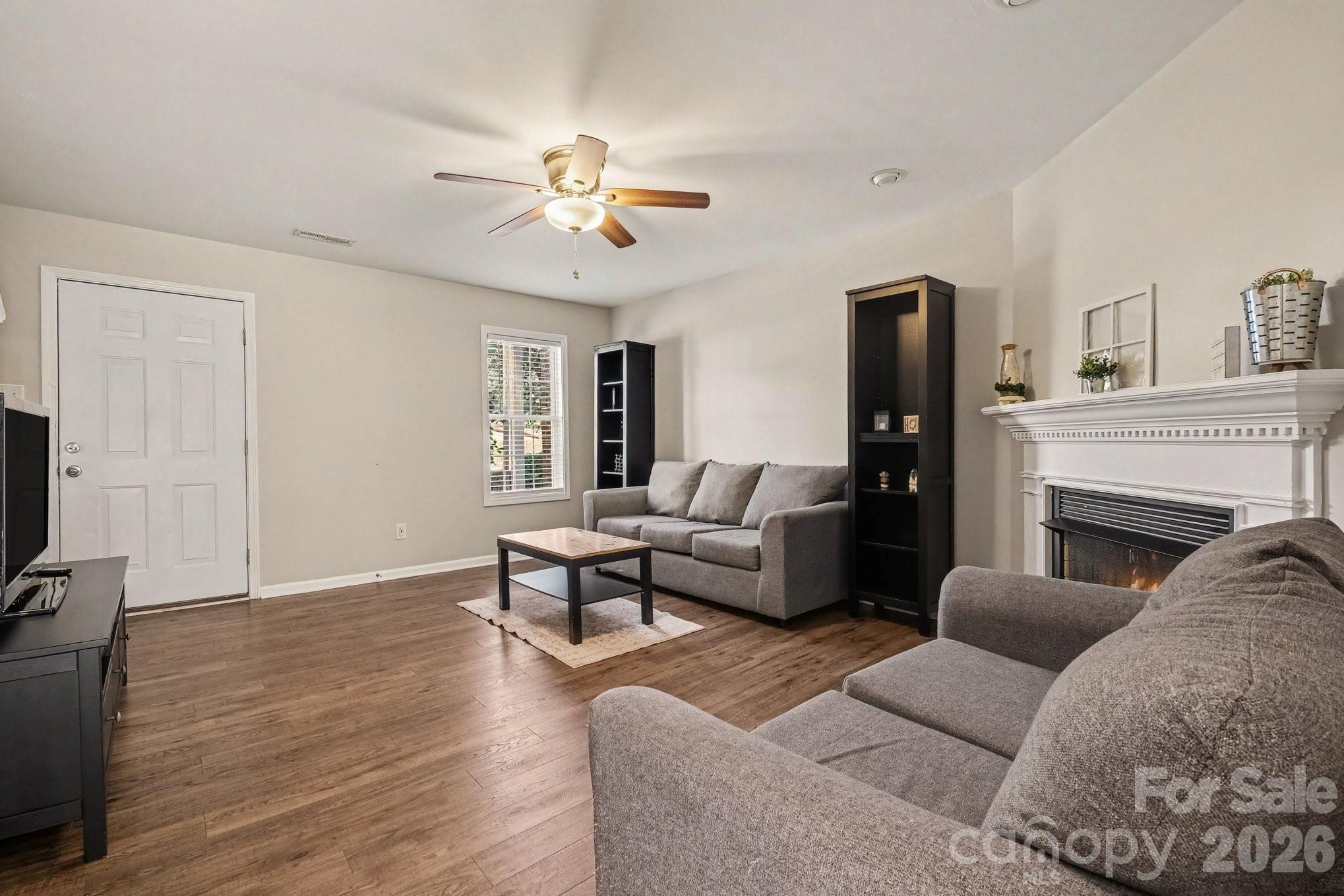 2240 15th Avenue NE #102 — Hickory