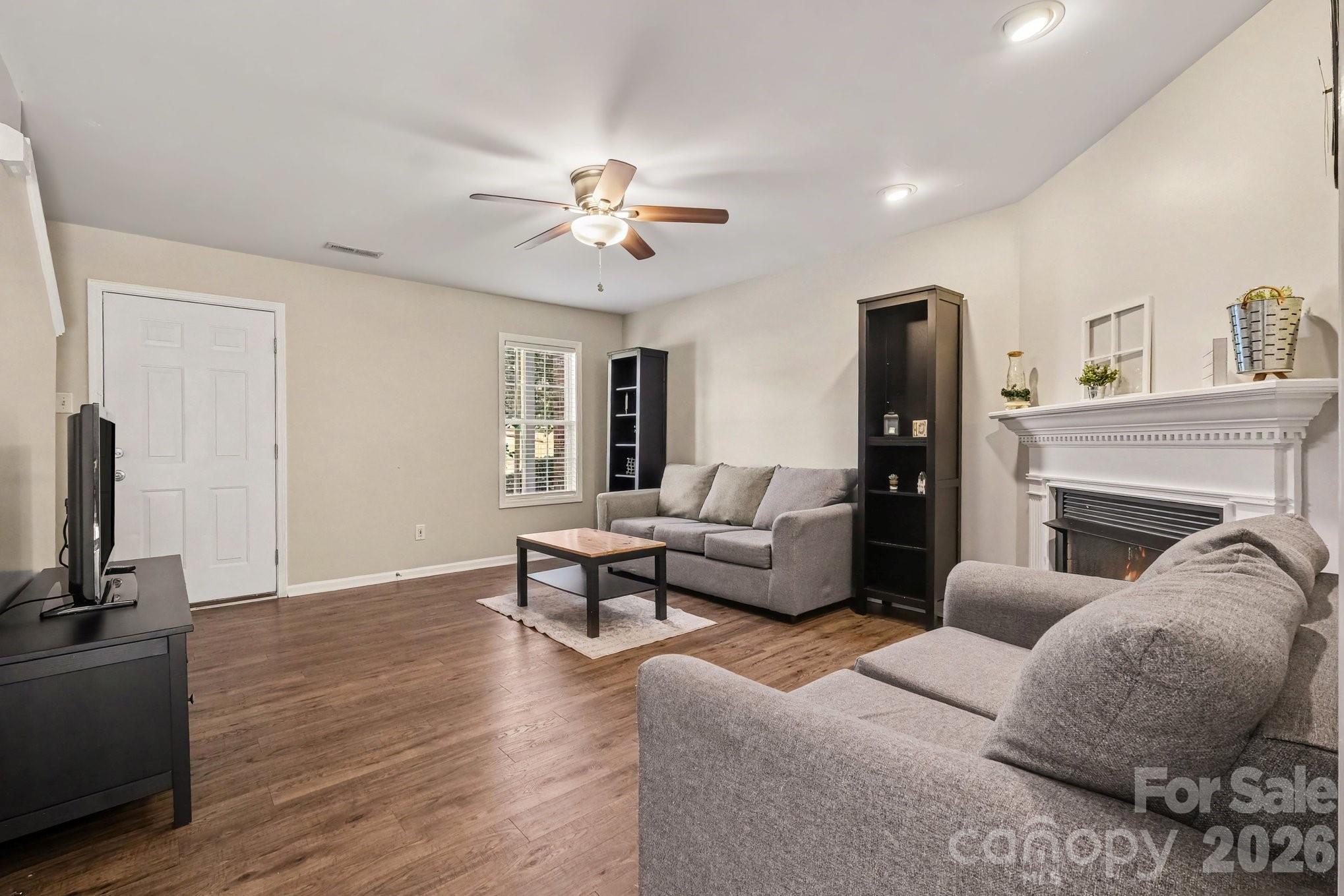 2240 15th Avenue NE #102 — Hickory