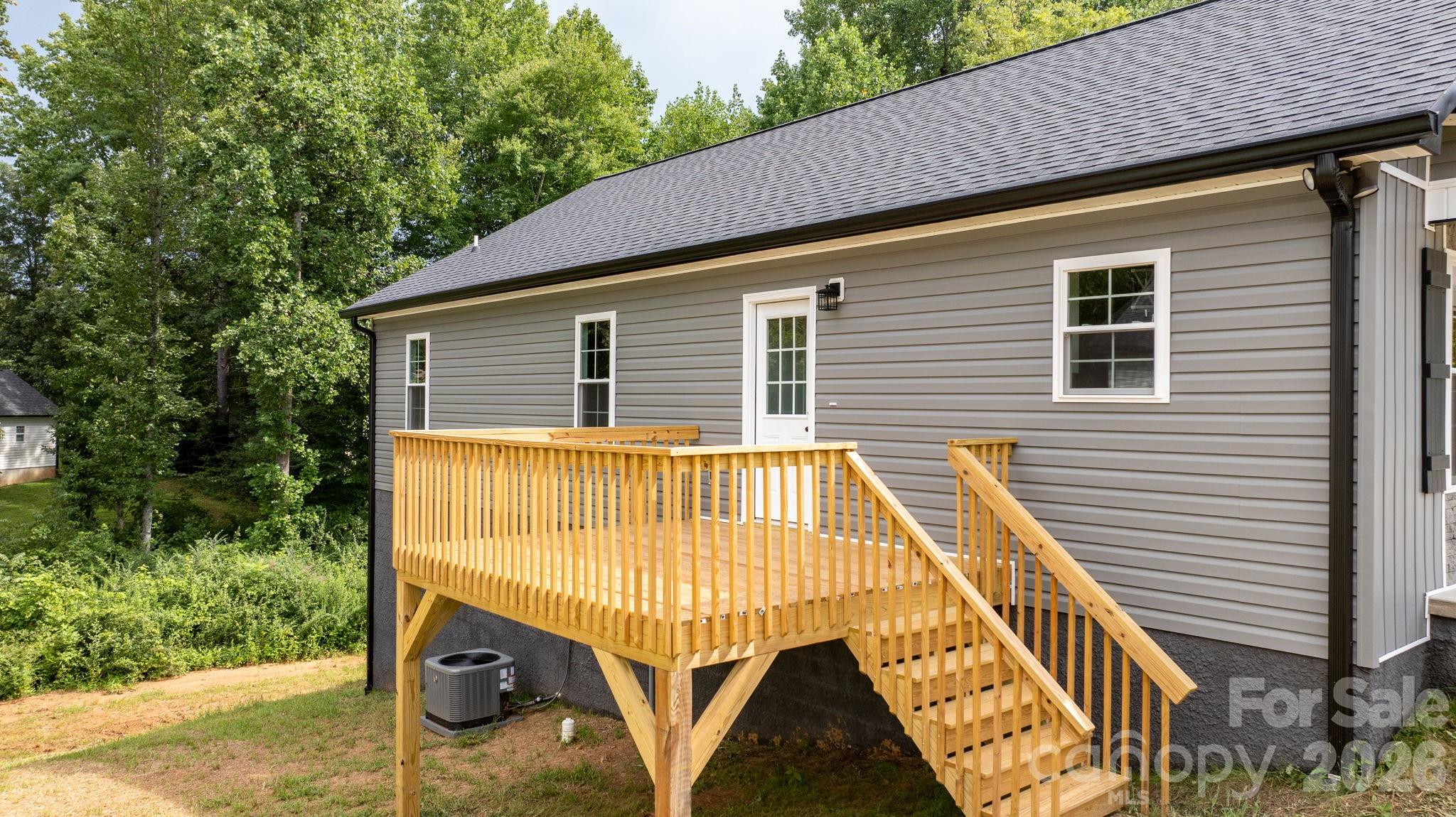 128 Buck Shoals Circle — Hudson