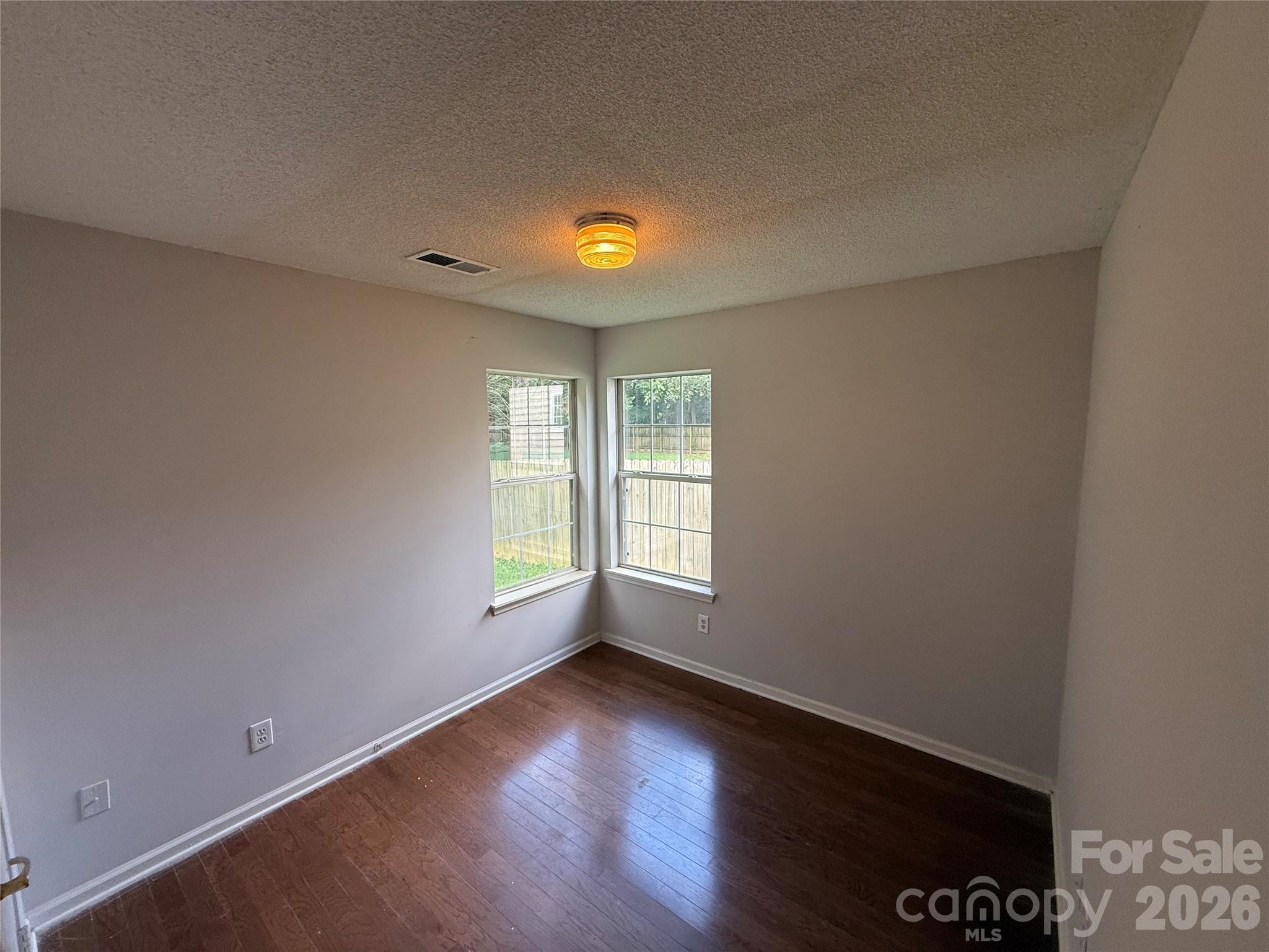 2615 Robyns Glen Drive — Charlotte
