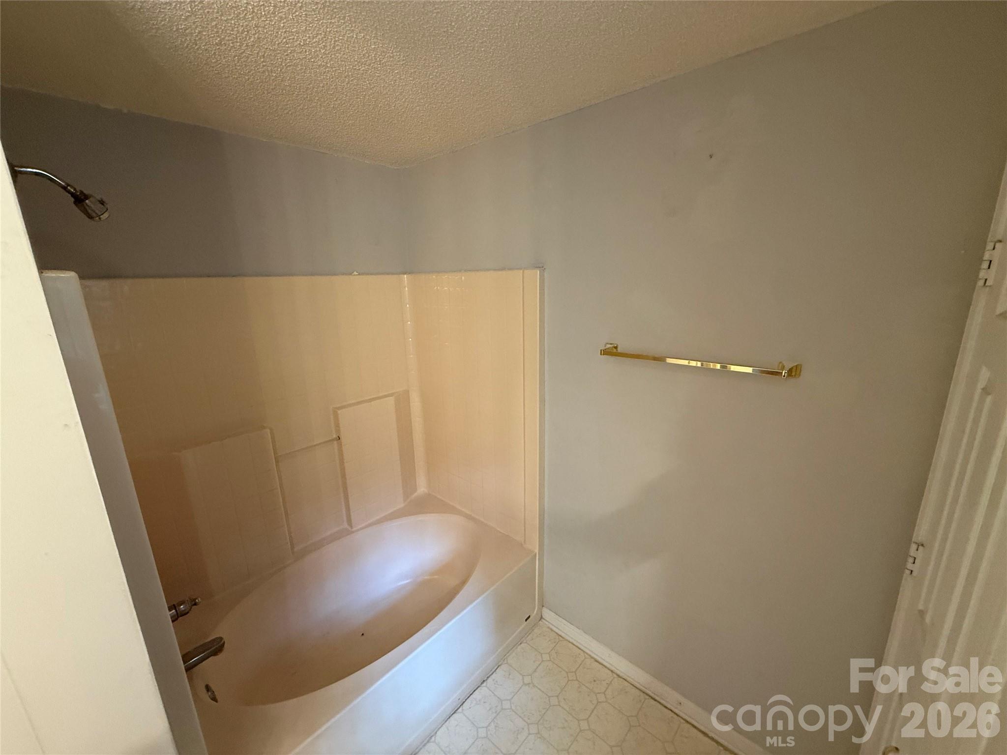 2615 Robyns Glen Drive — Charlotte