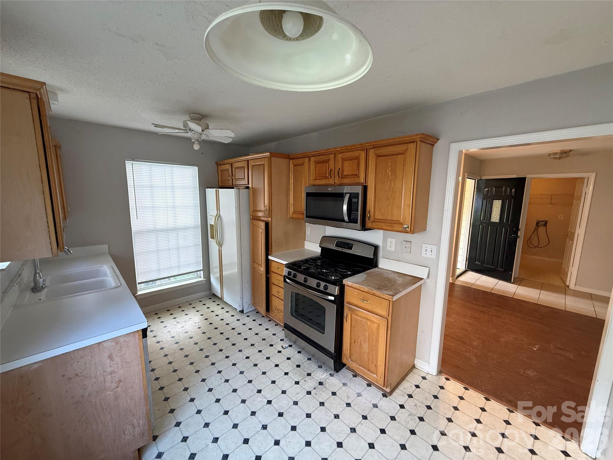 2615 Robyns Glen Drive — Charlotte