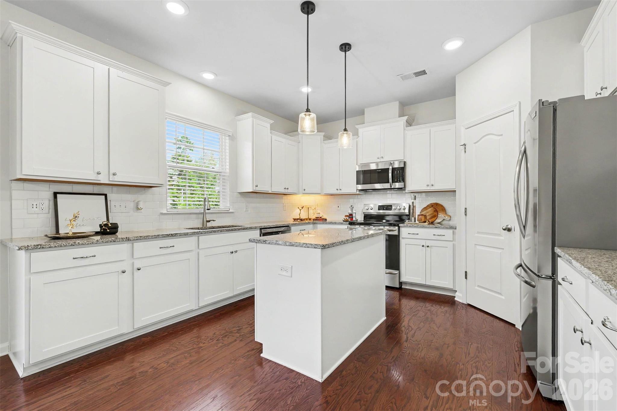 16823 Cozy Cove Road — Charlotte