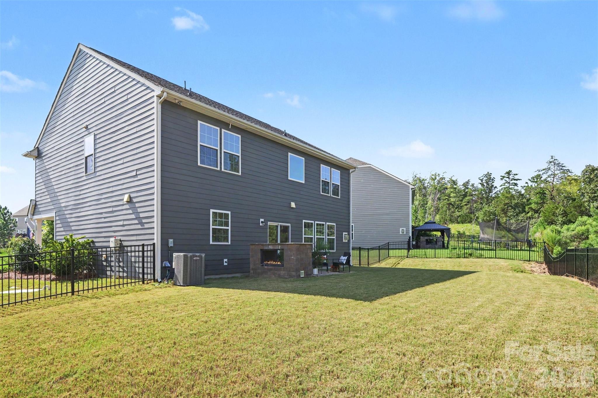 16823 Cozy Cove Road — Charlotte