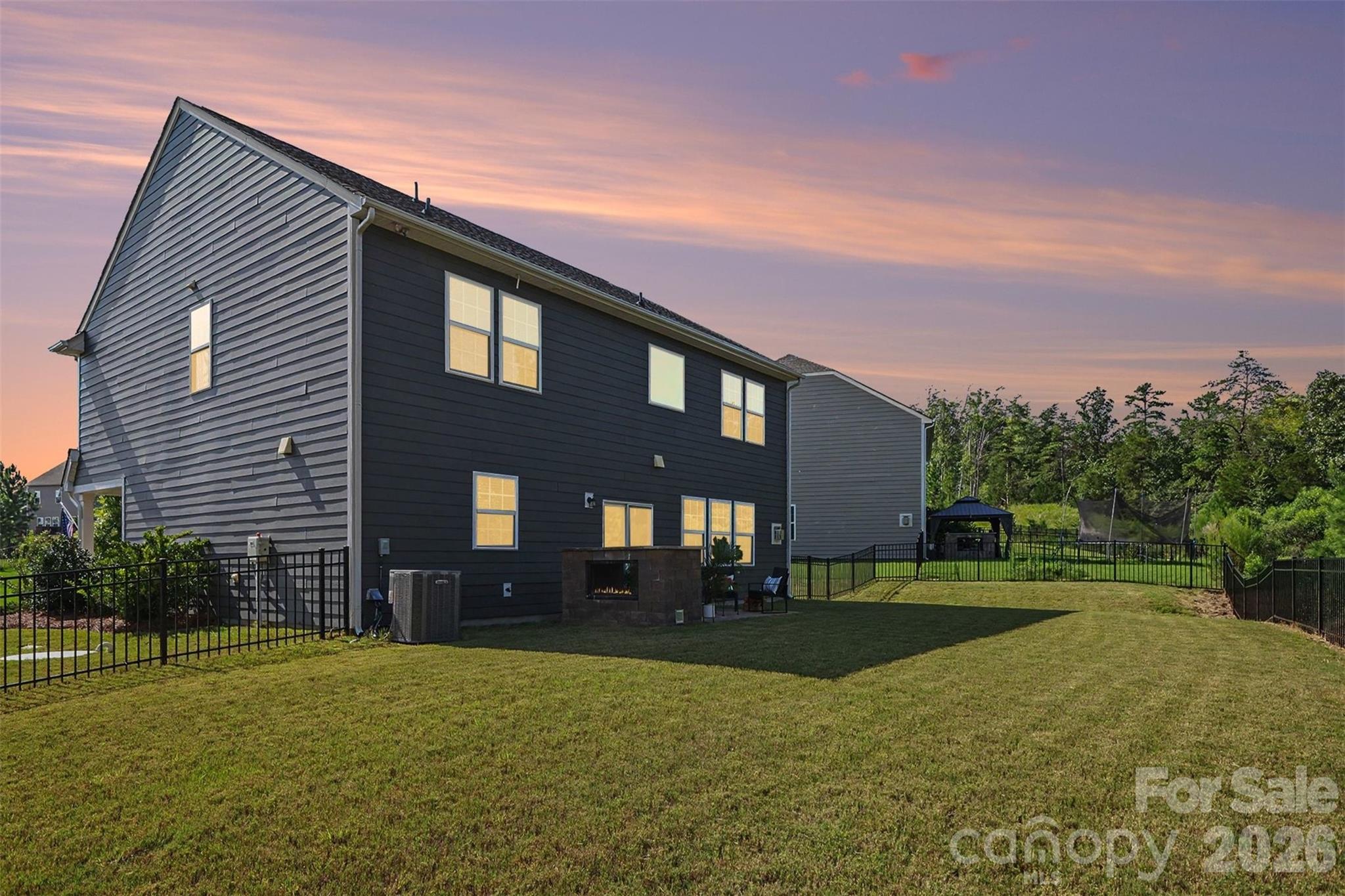 16823 Cozy Cove Road — Charlotte