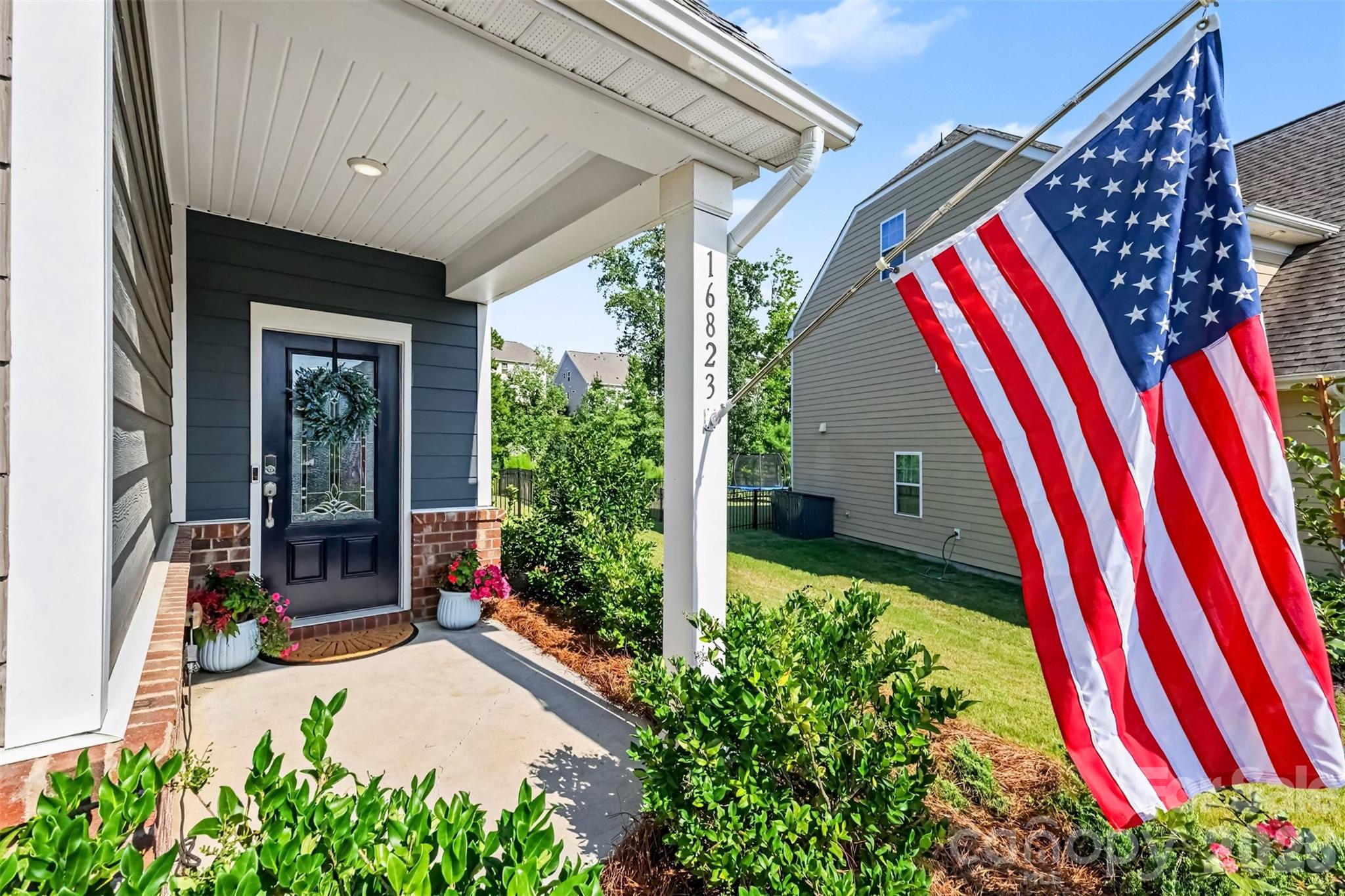 16823 Cozy Cove Road — Charlotte