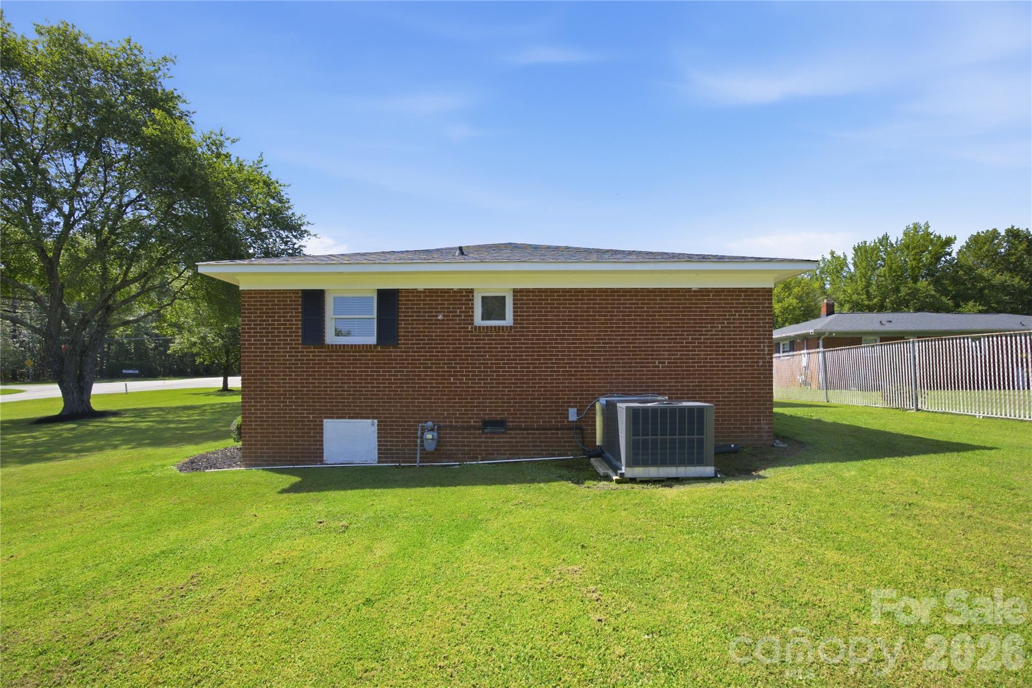 2424 Griffith Road — Monroe
