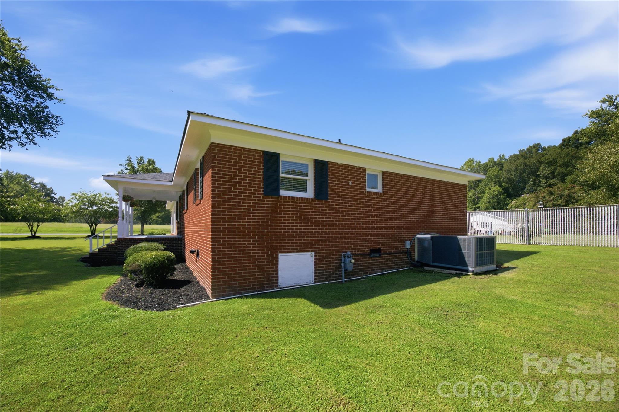 2424 Griffith Road — Monroe