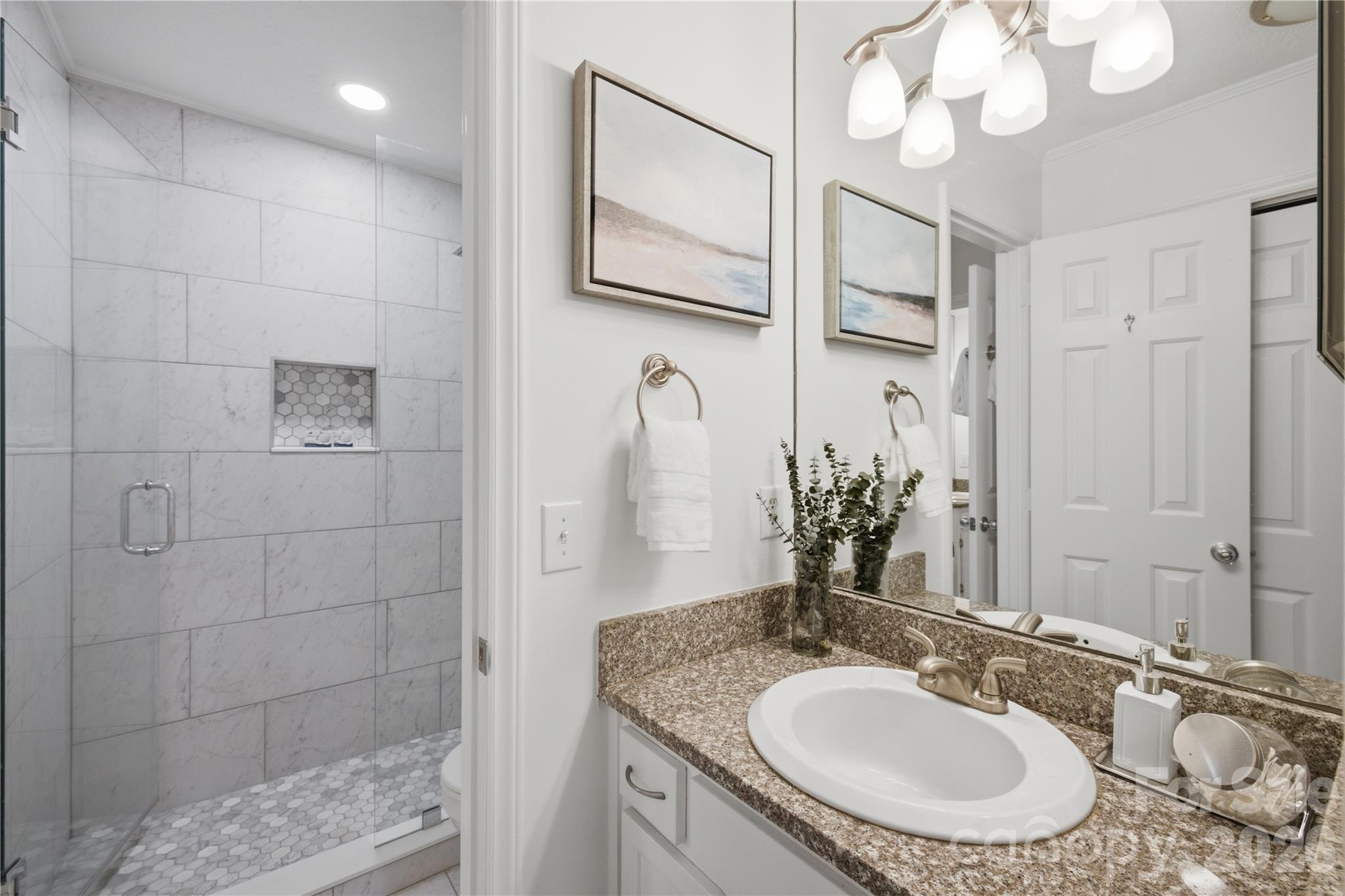 1109 E Morehead Street #16 — Charlotte