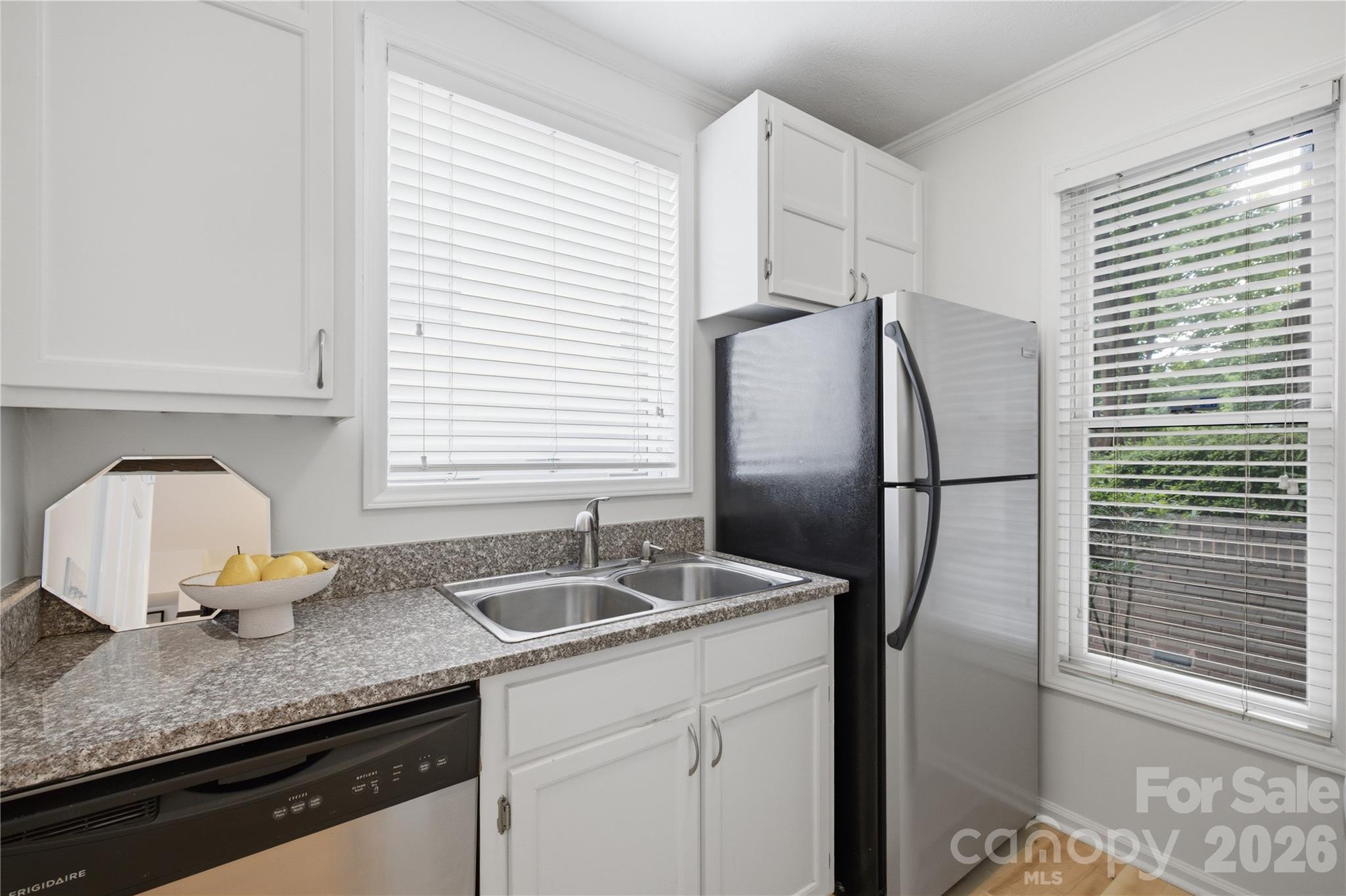 1109 E Morehead Street #16 — Charlotte