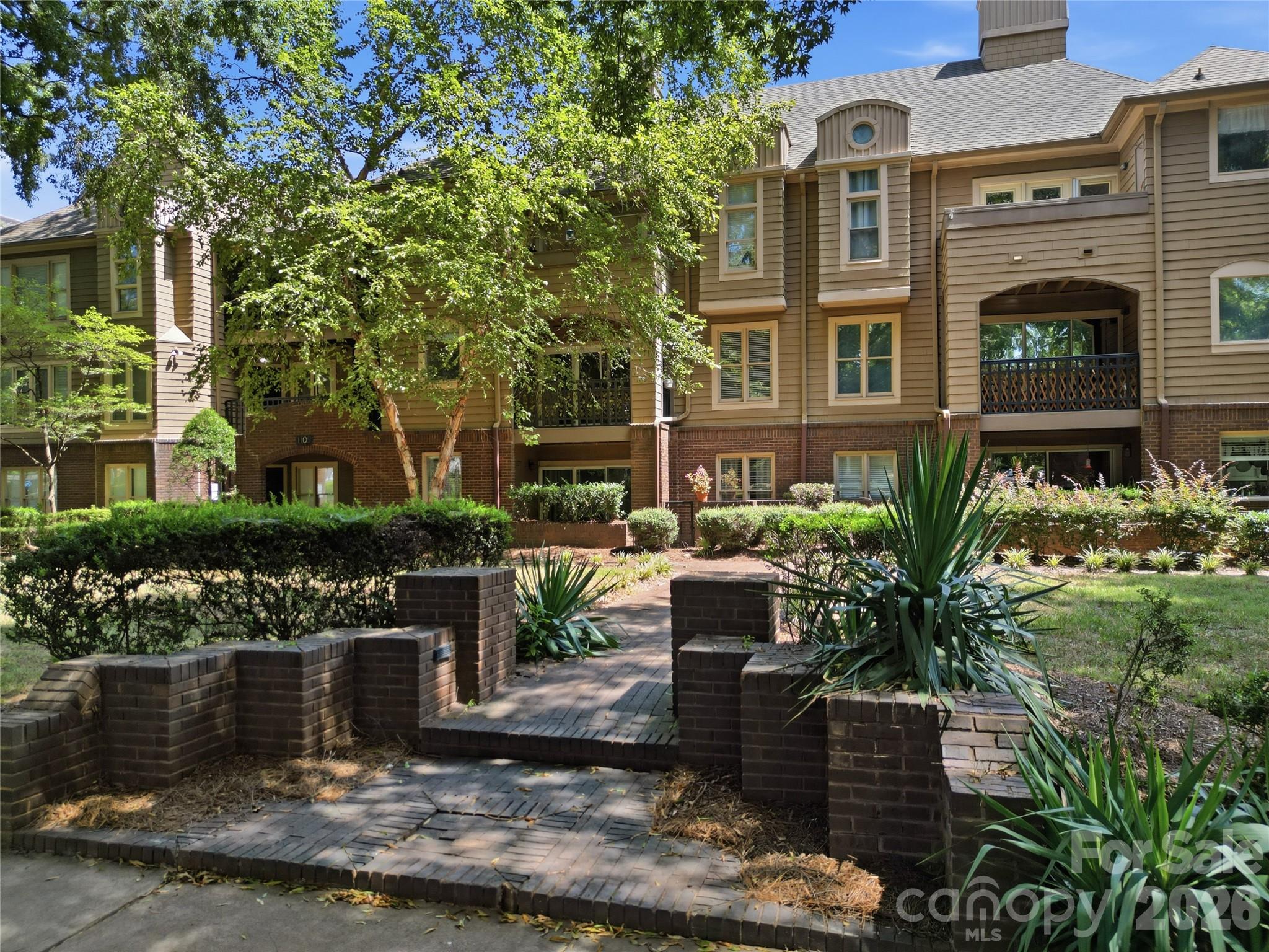 1109 E Morehead Street #16 — Charlotte