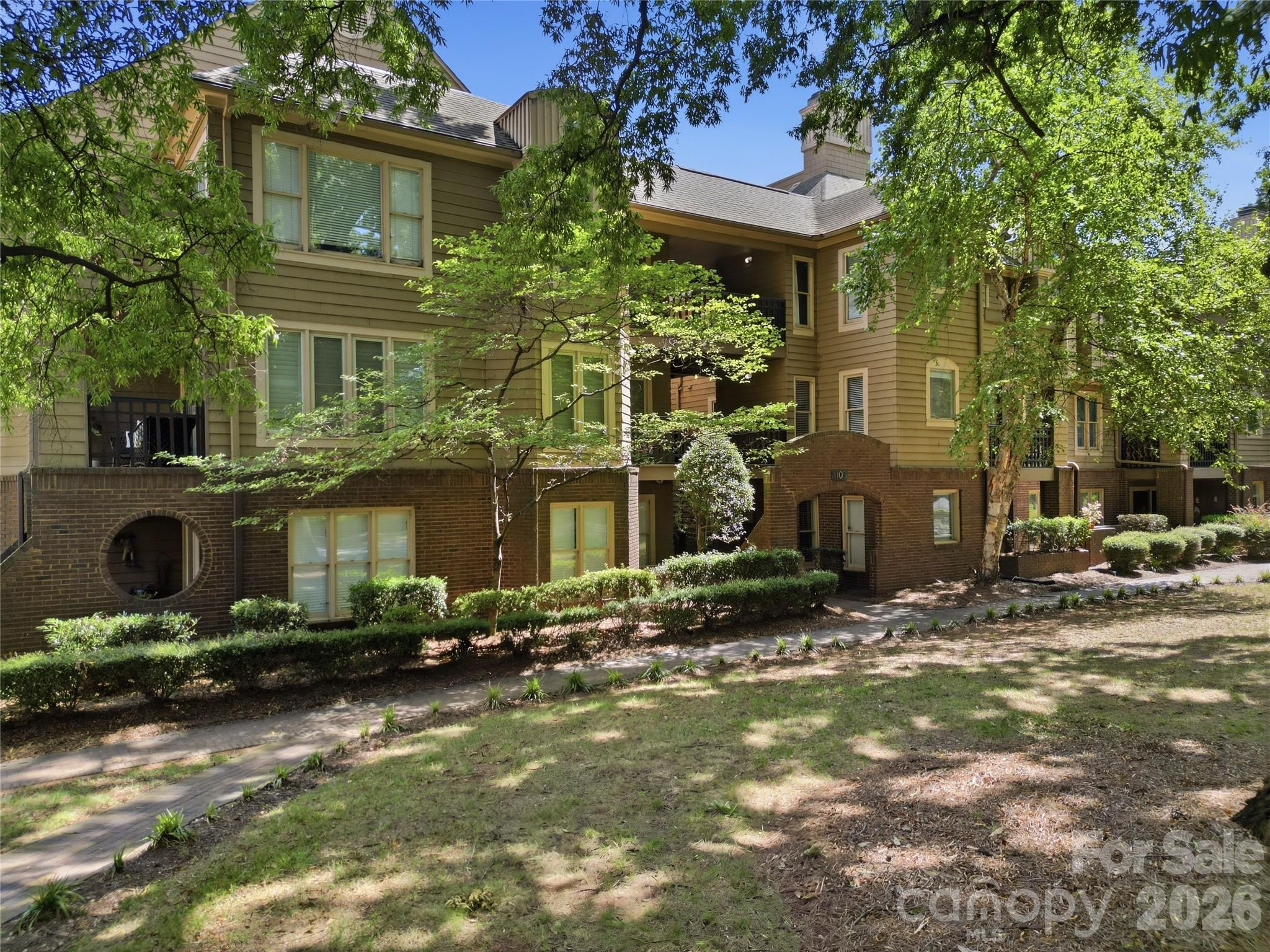 1109 E Morehead Street #16 — Charlotte