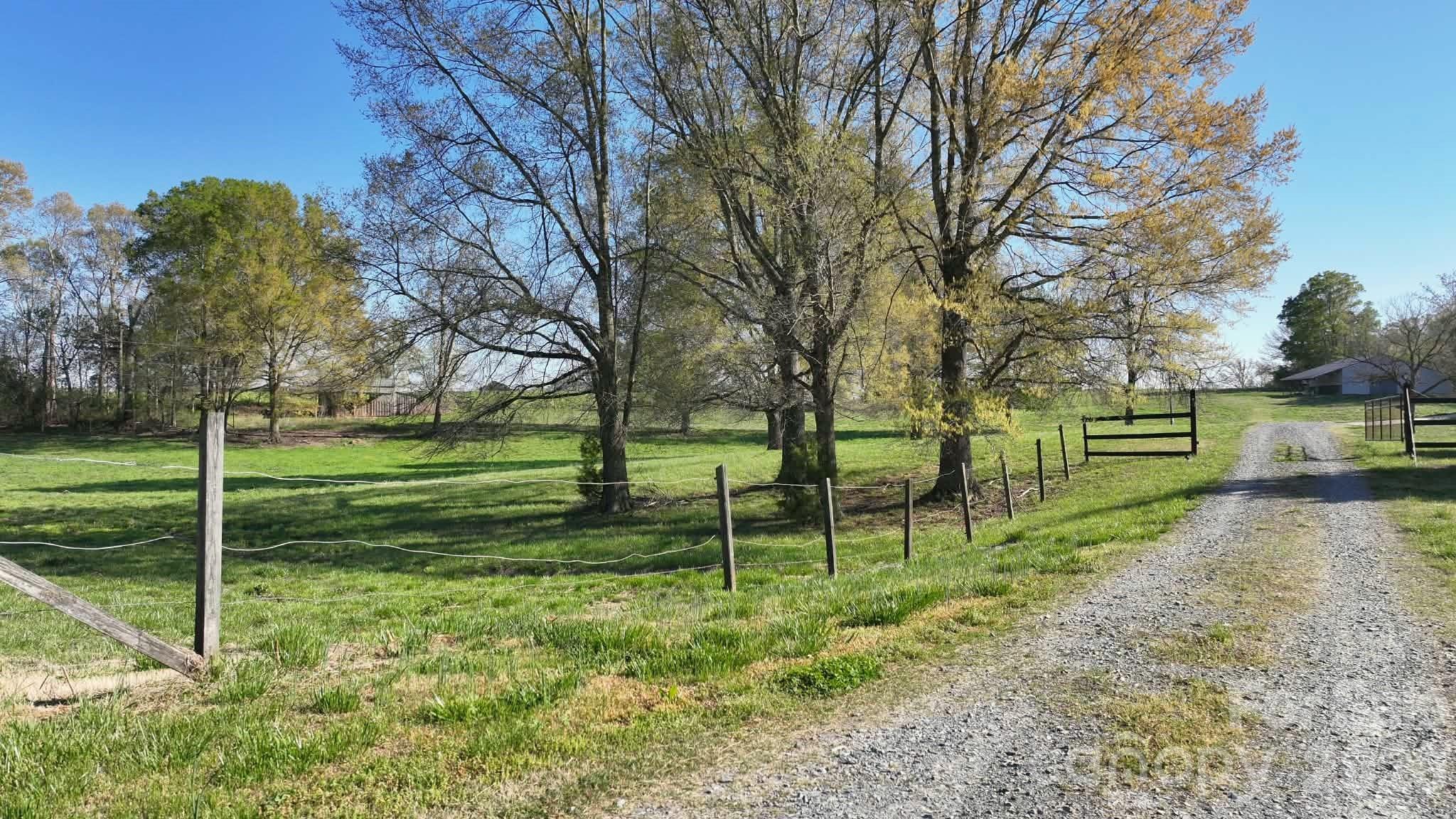 6710 Lawyers Road E — Marshville