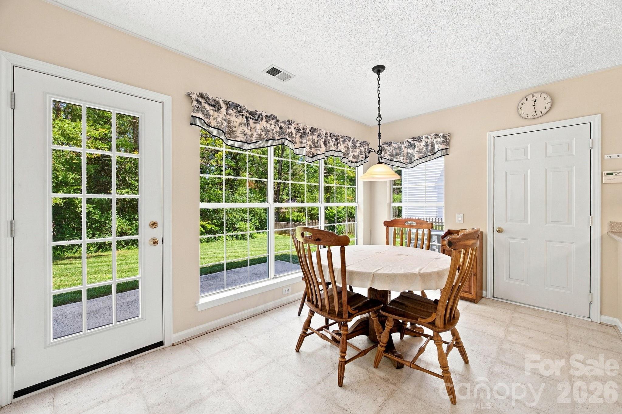 124 Aylesbury Lane — Indian Trail