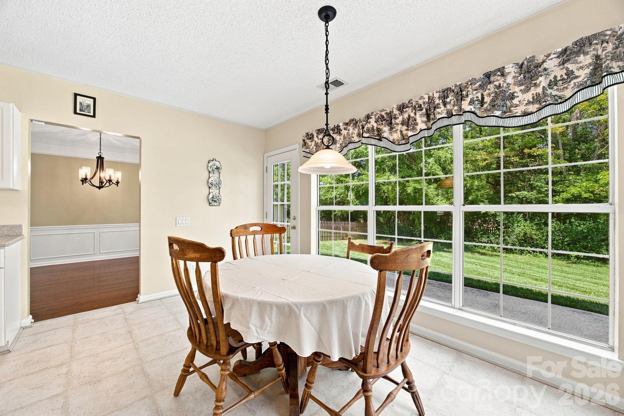 124 Aylesbury Lane — Indian Trail