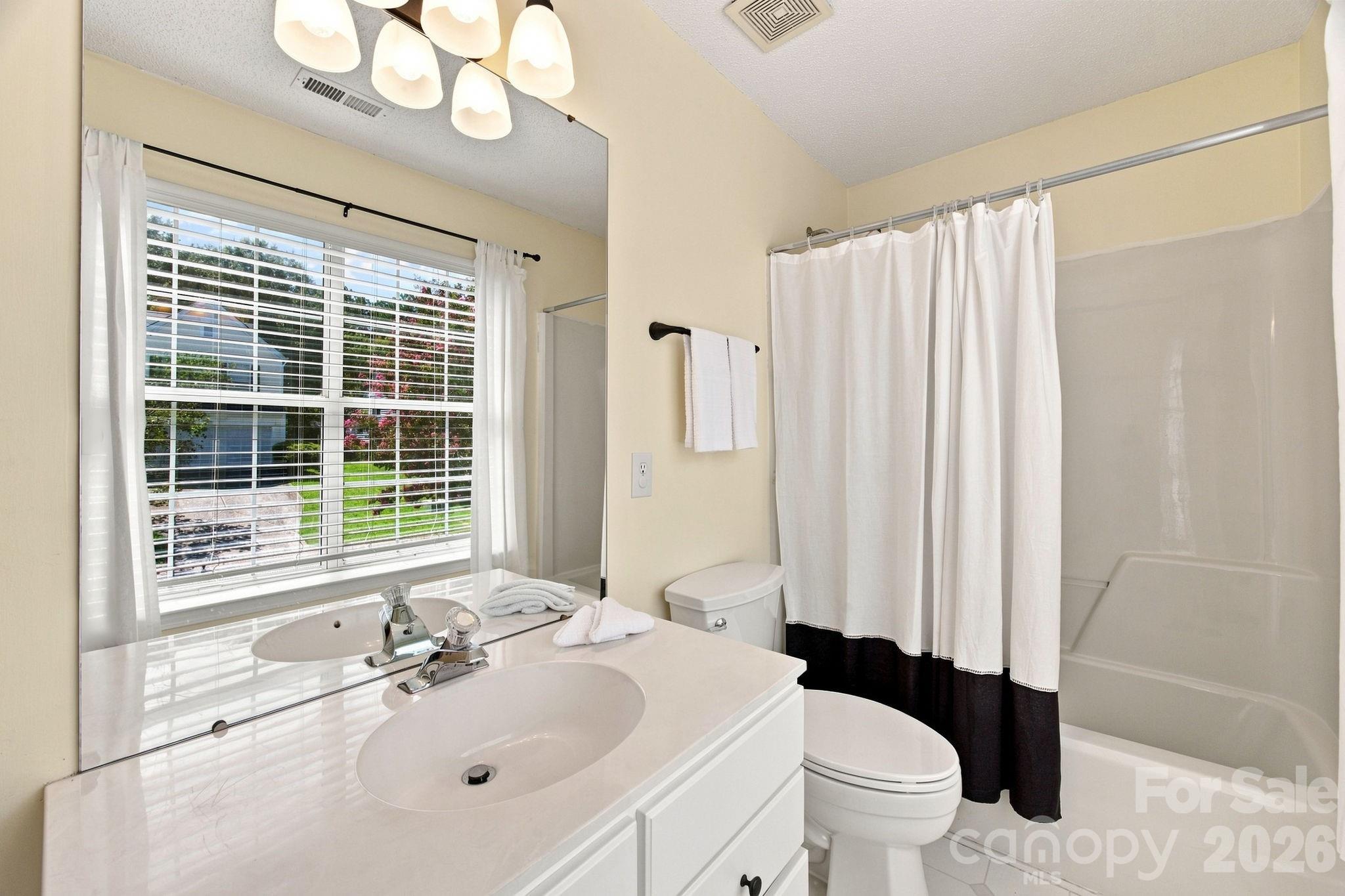 124 Aylesbury Lane — Indian Trail
