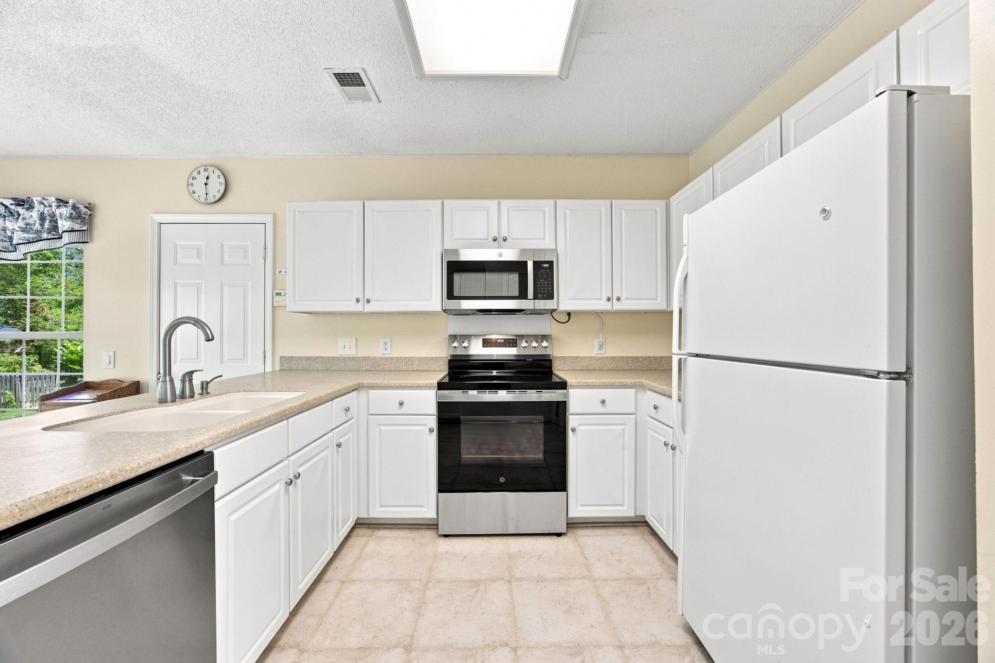 124 Aylesbury Lane — Indian Trail