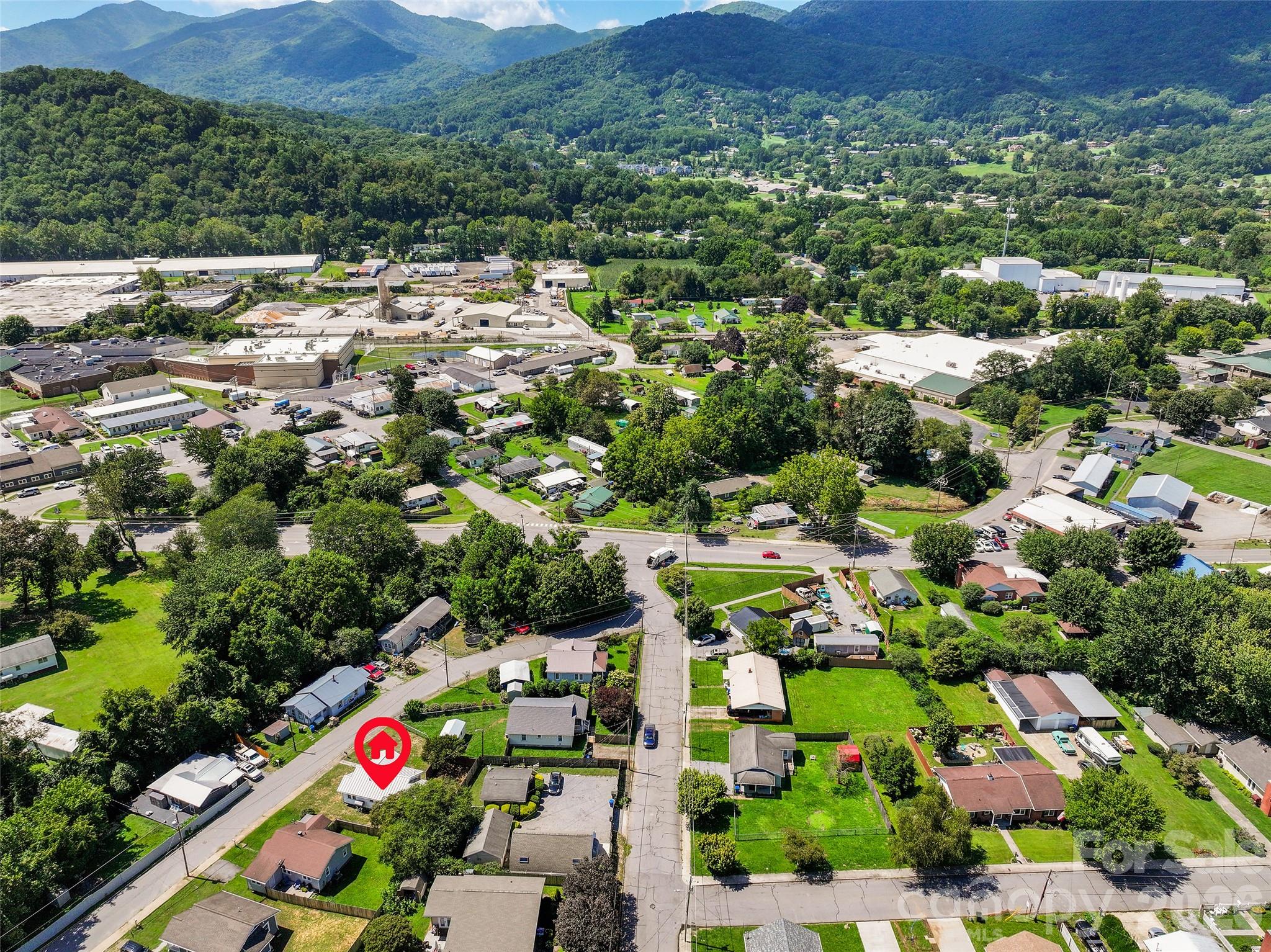 417 Riverbend Street — Waynesville