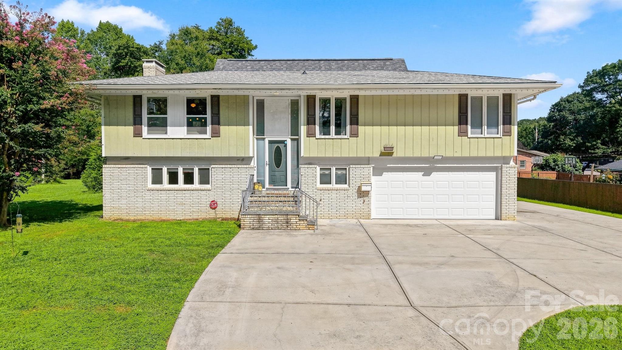 706 Springdale Road — Statesville