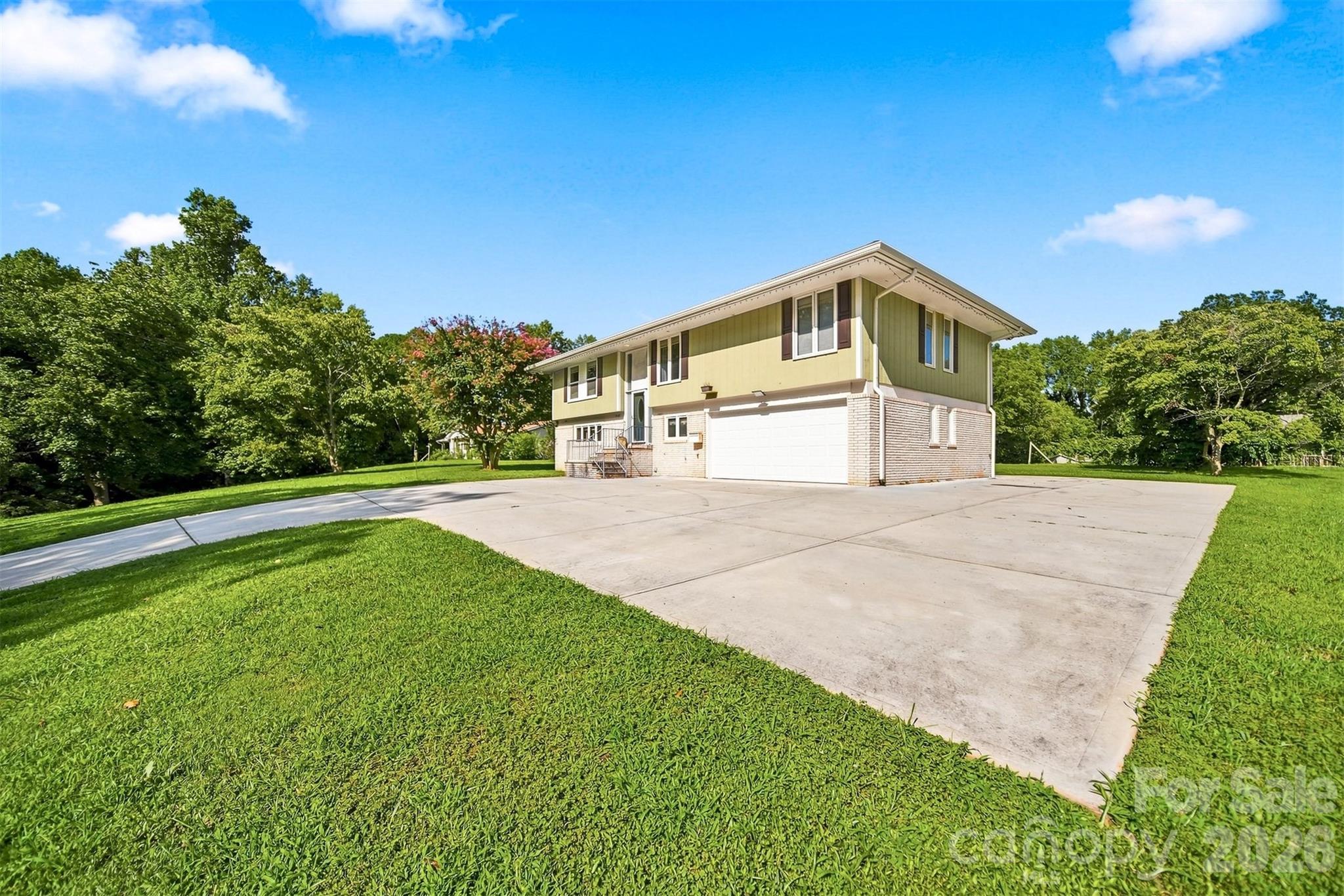 706 Springdale Road — Statesville