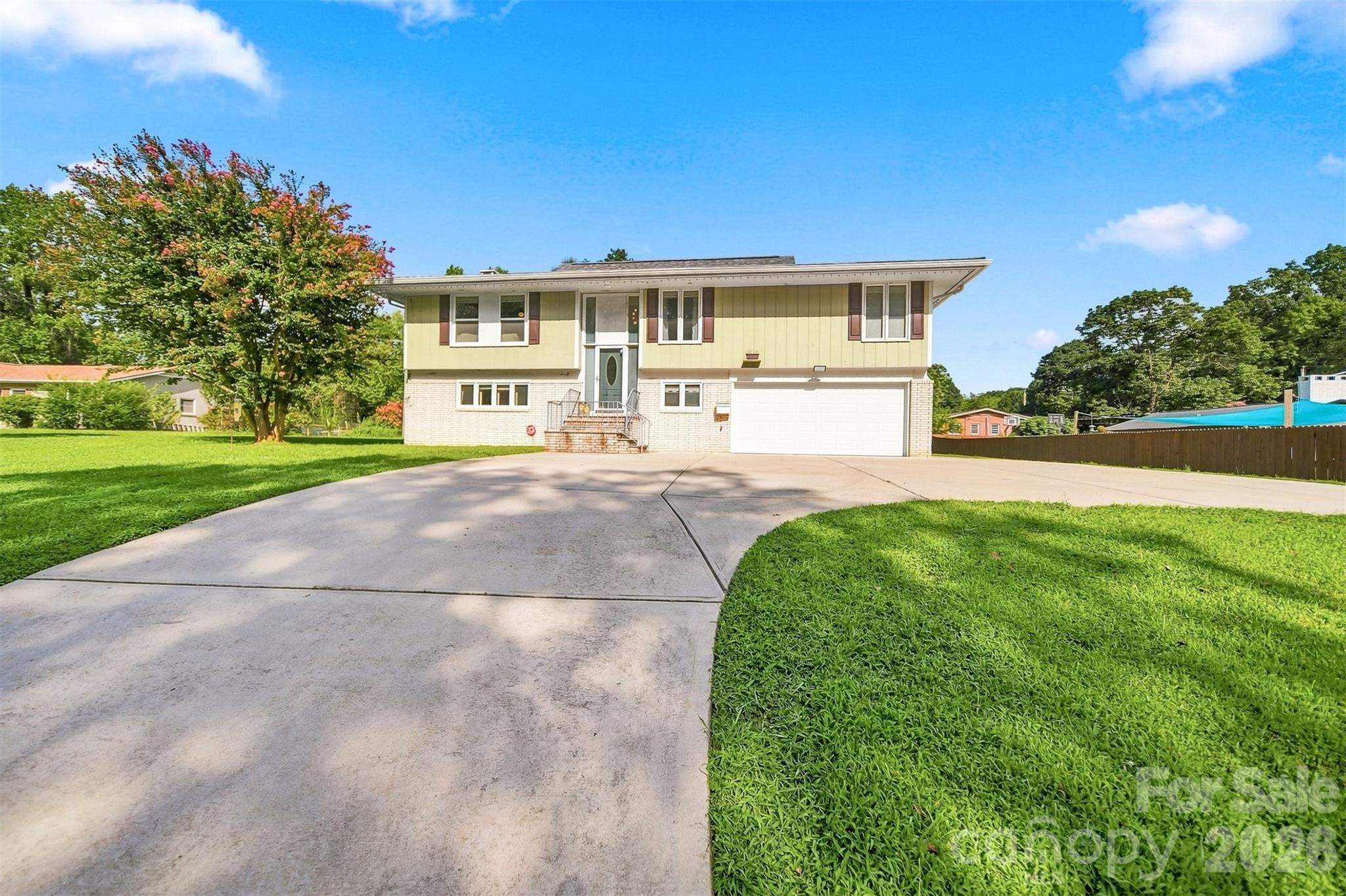 706 Springdale Road — Statesville