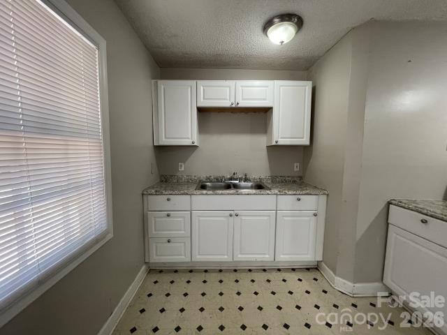 909 Carrington Drive — Charlotte